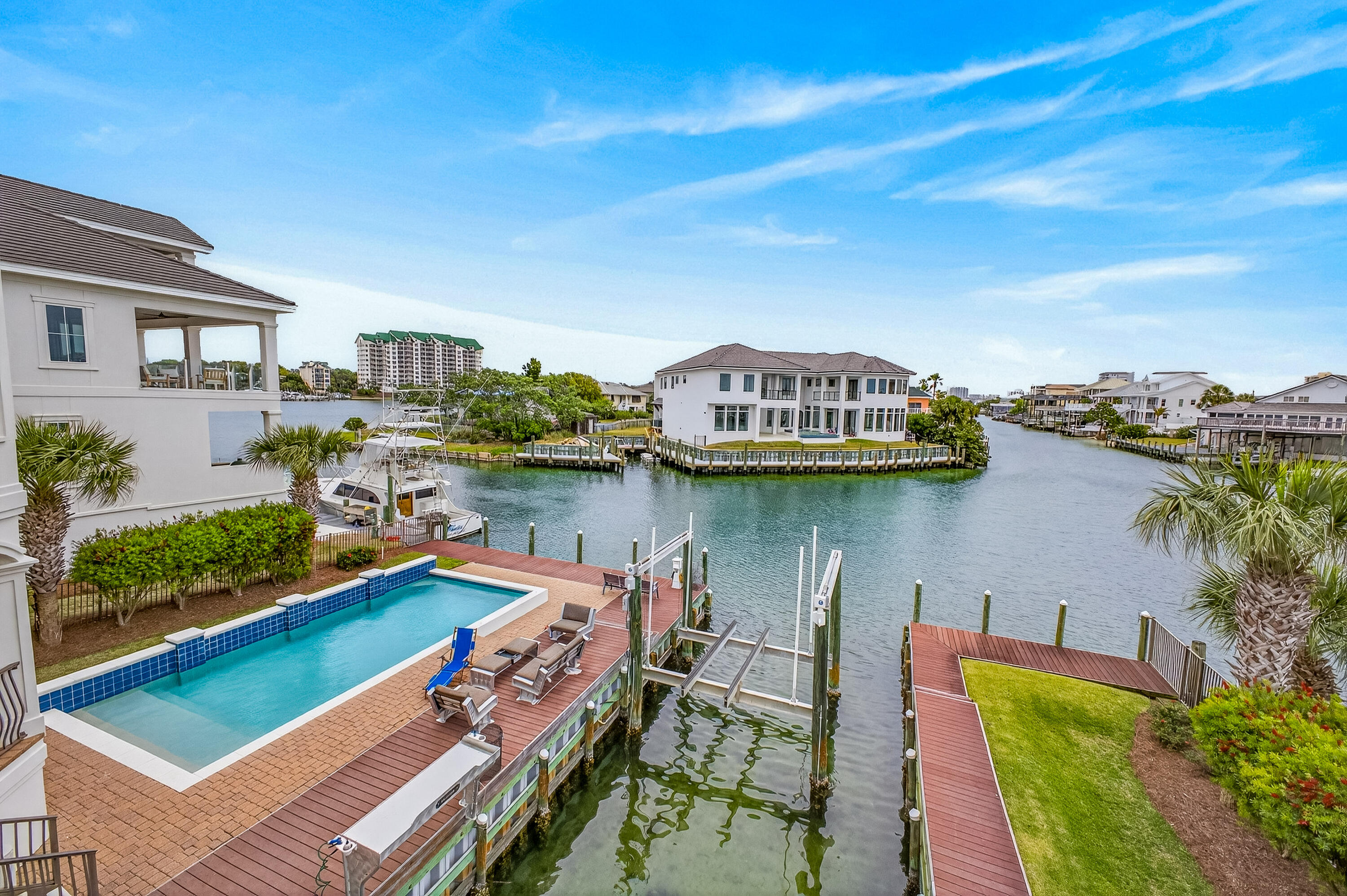 HOLIDAY ISLE - Residential