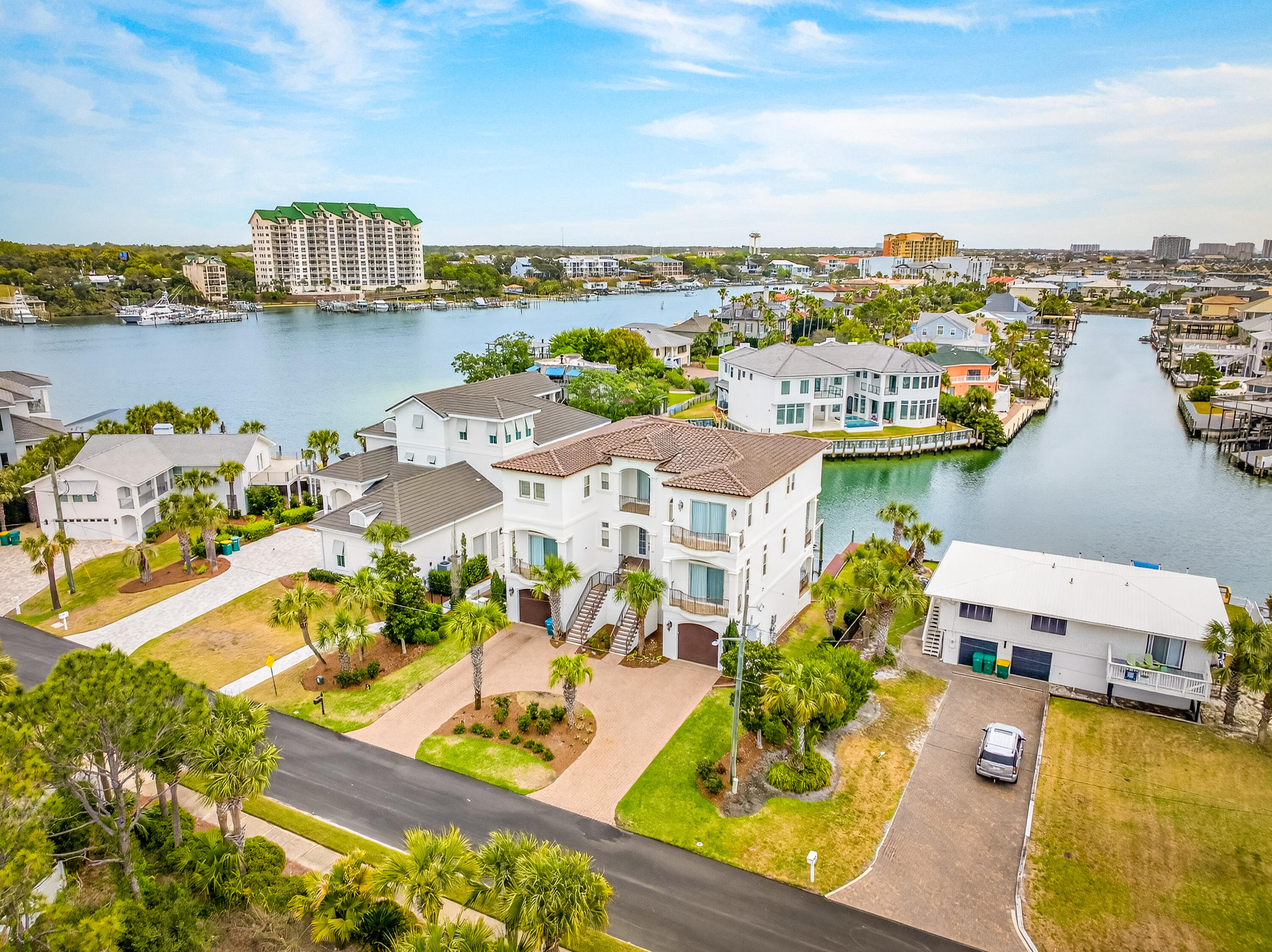 HOLIDAY ISLE - Residential