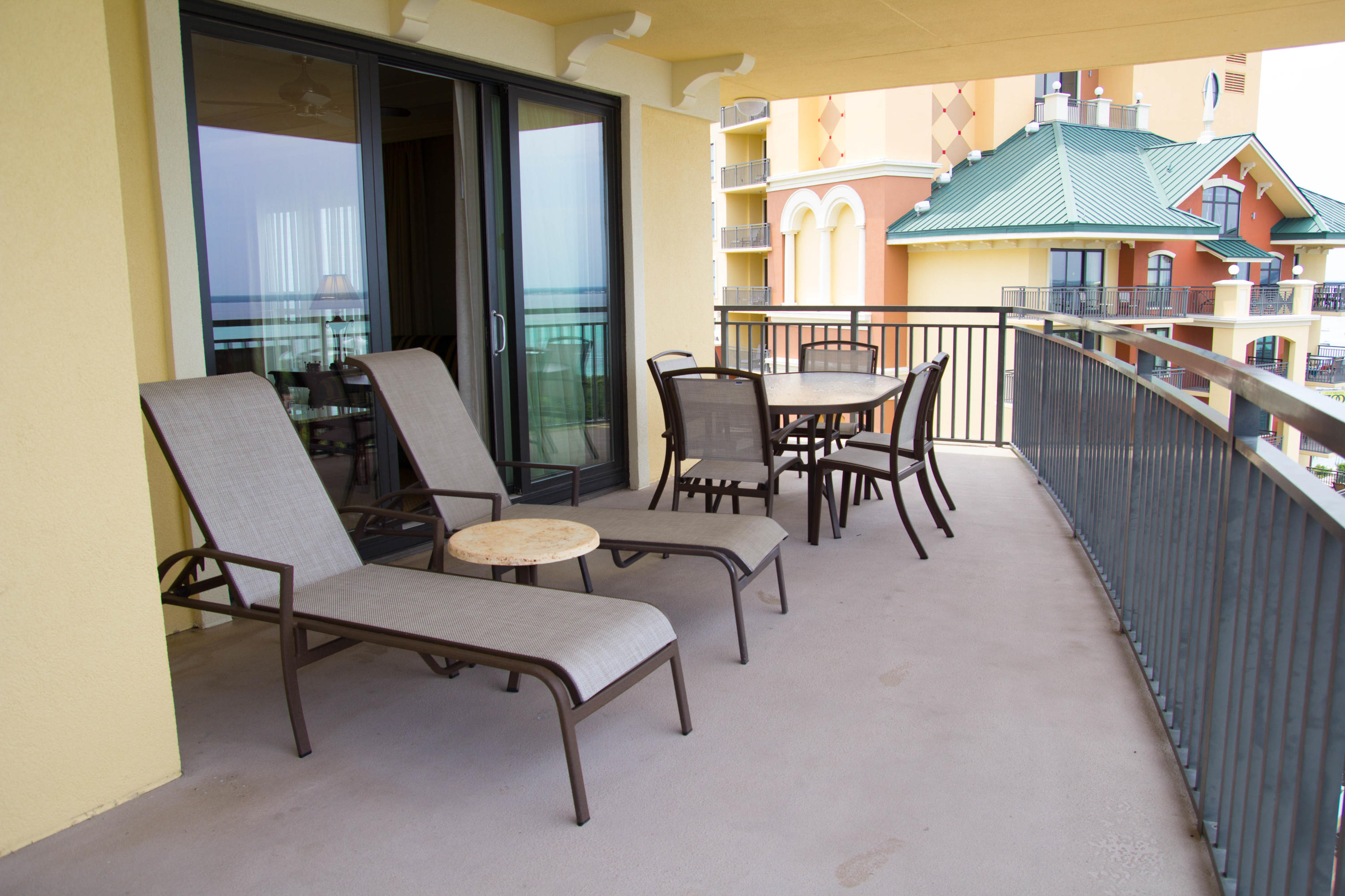 EMERALD GRANDE - Residential