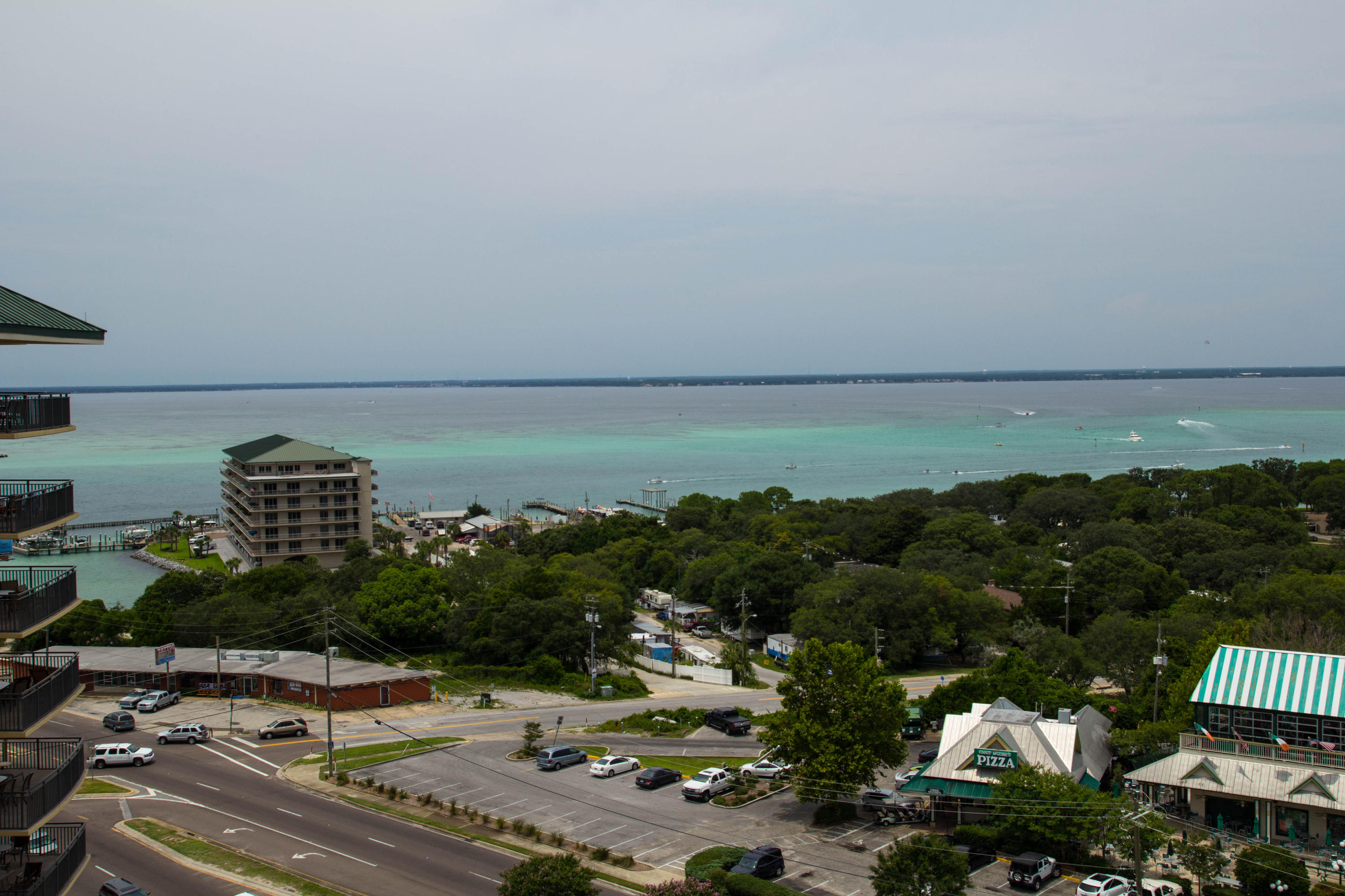 EMERALD GRANDE - Residential