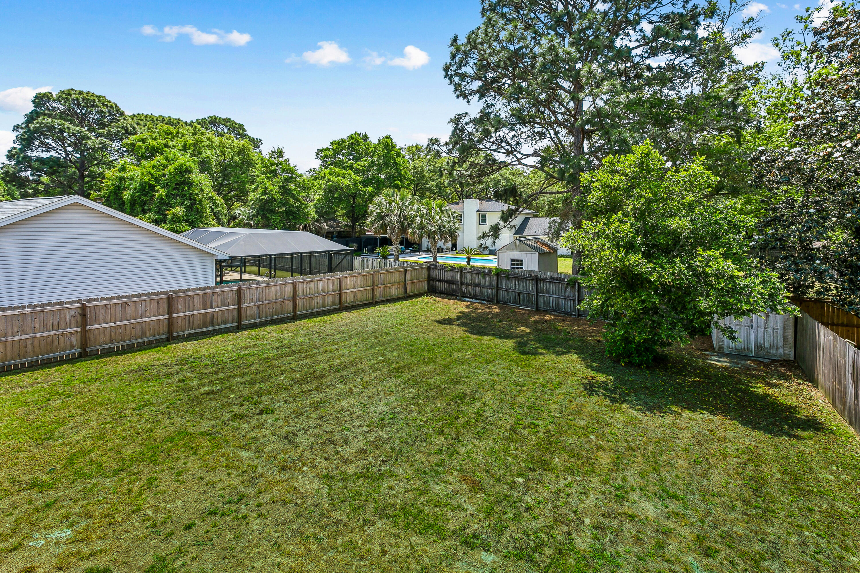 MEADOW WOODS - Residential