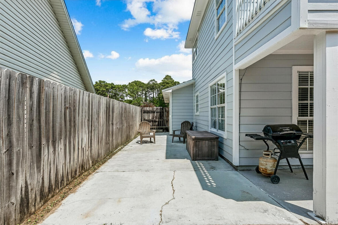 MEADOW WOODS - Residential