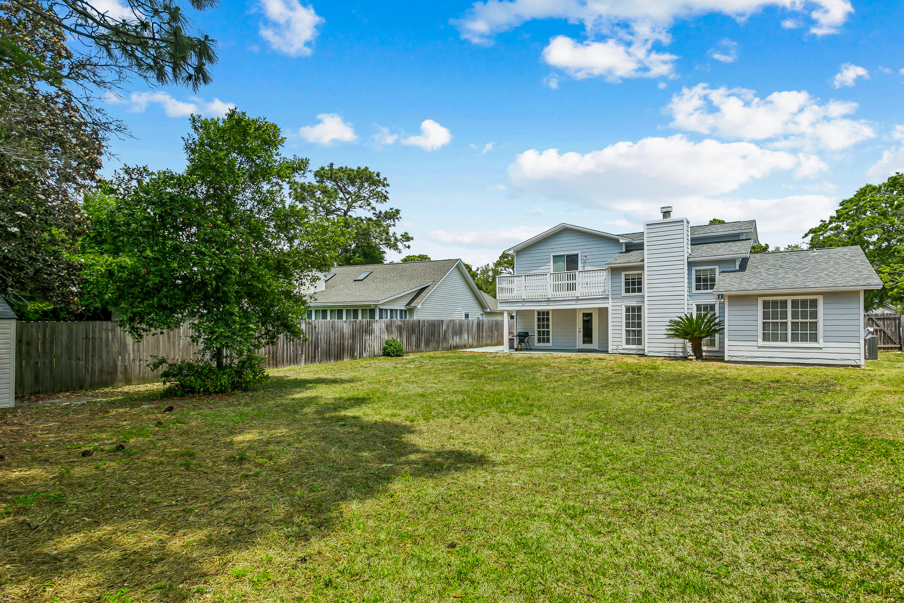 MEADOW WOODS - Residential