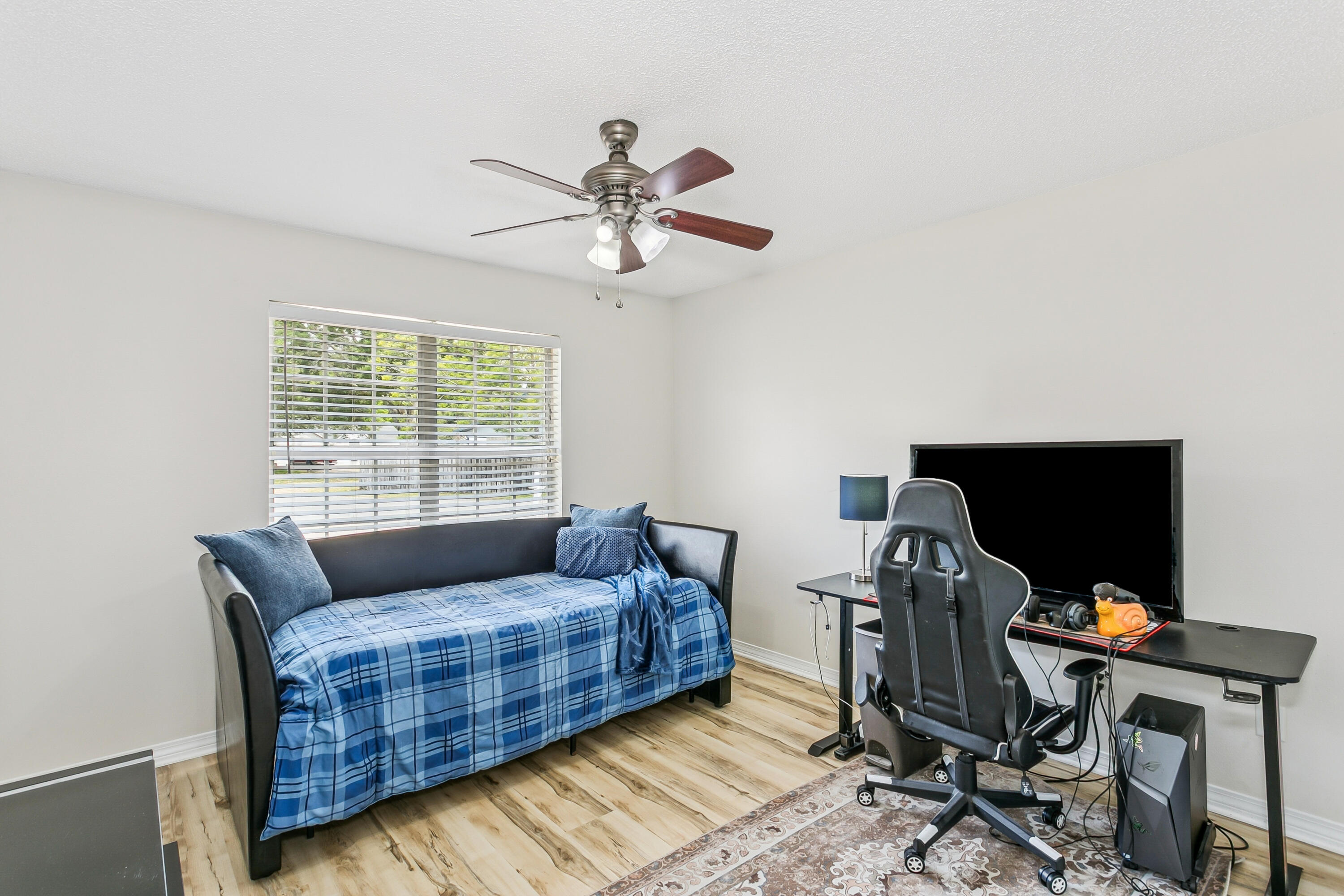 MEADOW WOODS - Residential