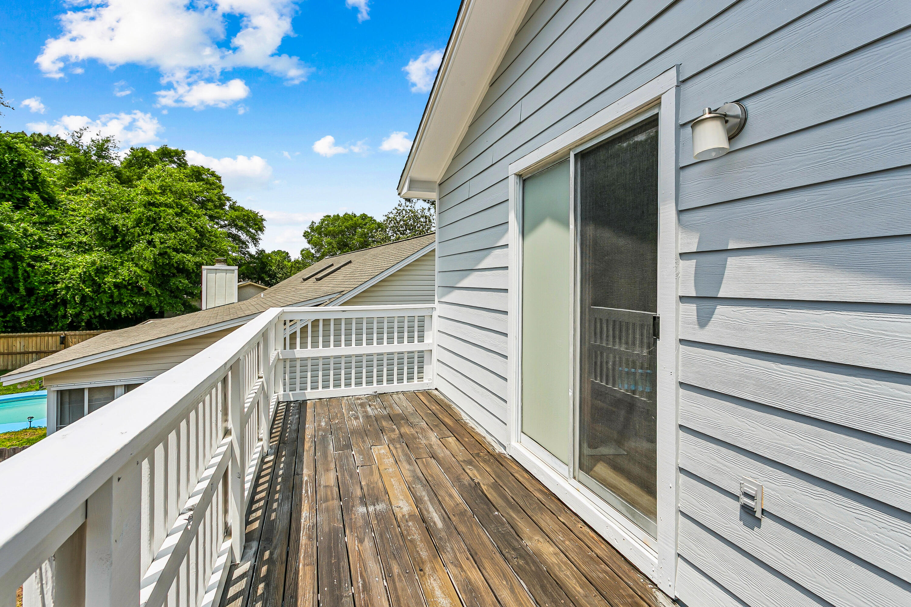 MEADOW WOODS - Residential