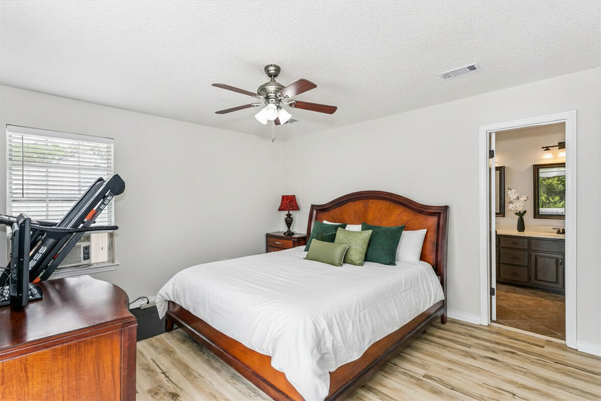 MEADOW WOODS - Residential