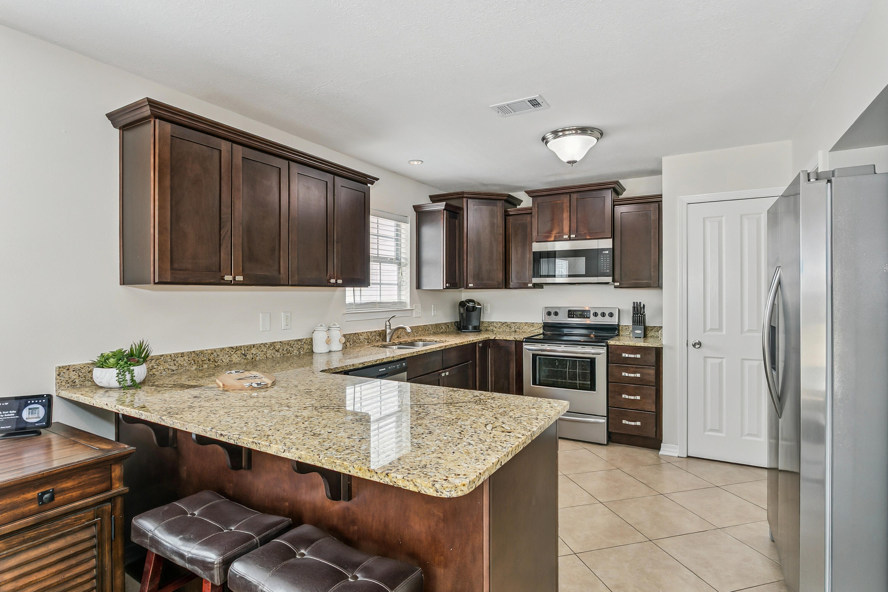 MEADOW WOODS - Residential