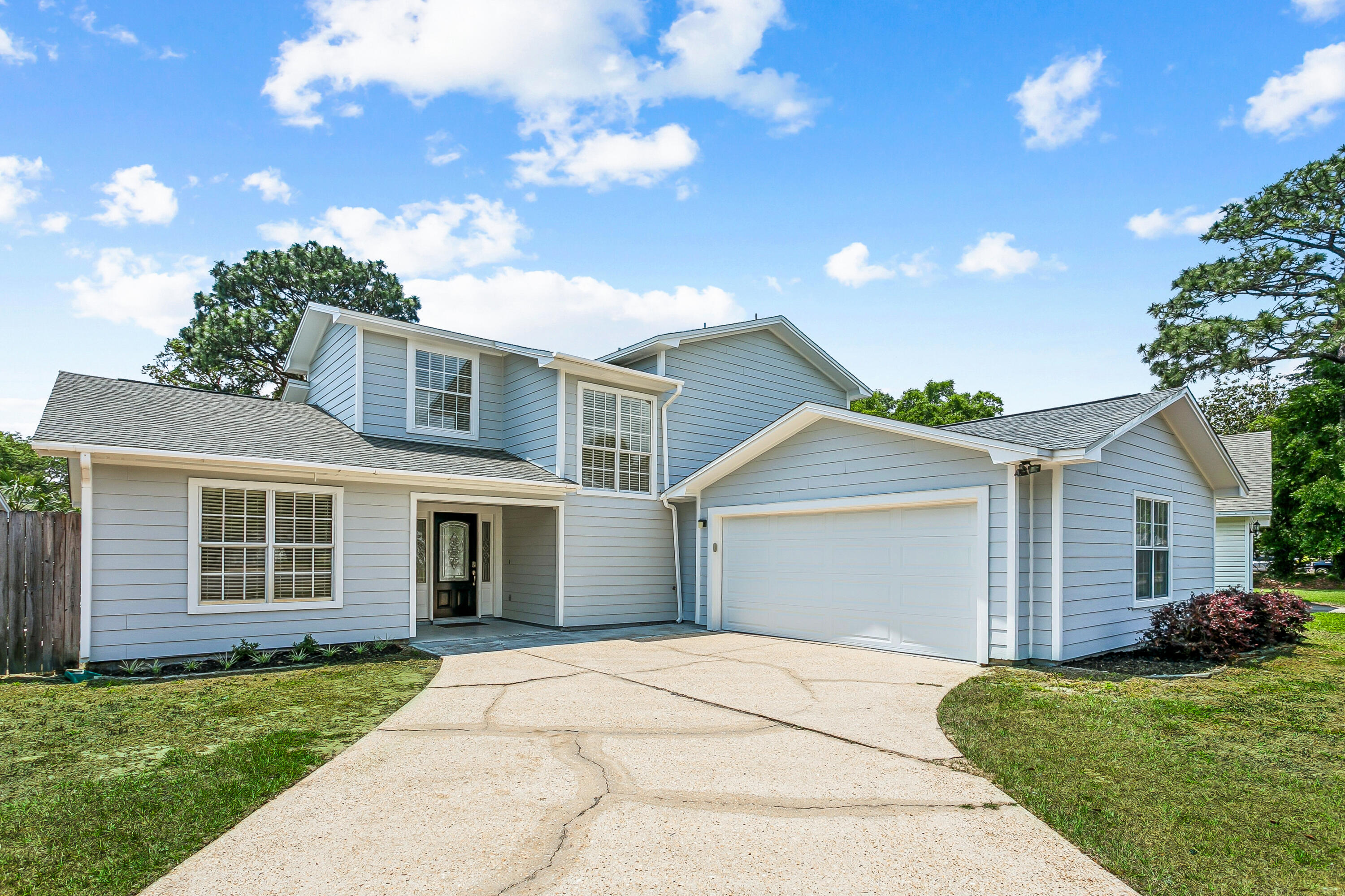 MEADOW WOODS - Residential