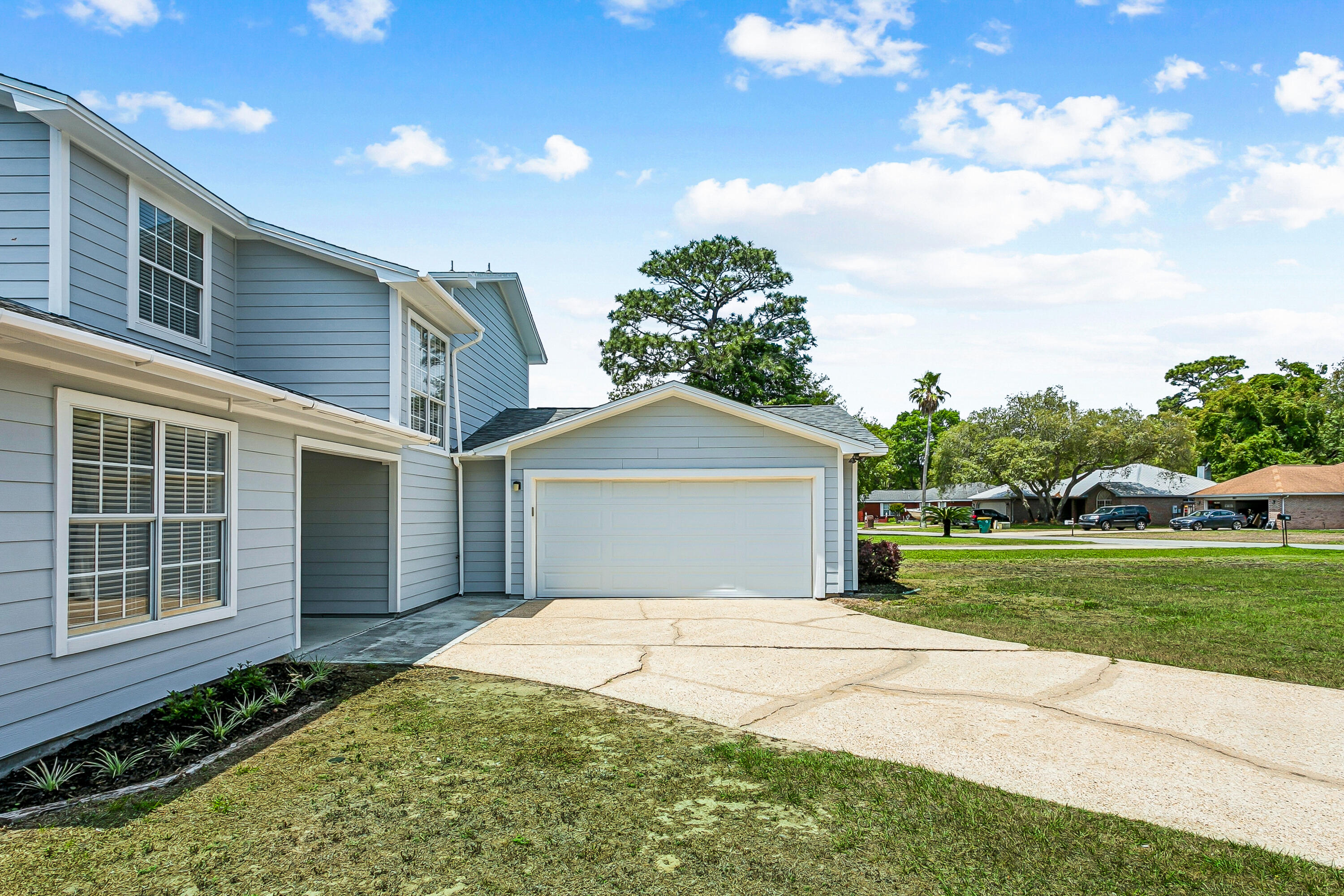 MEADOW WOODS - Residential