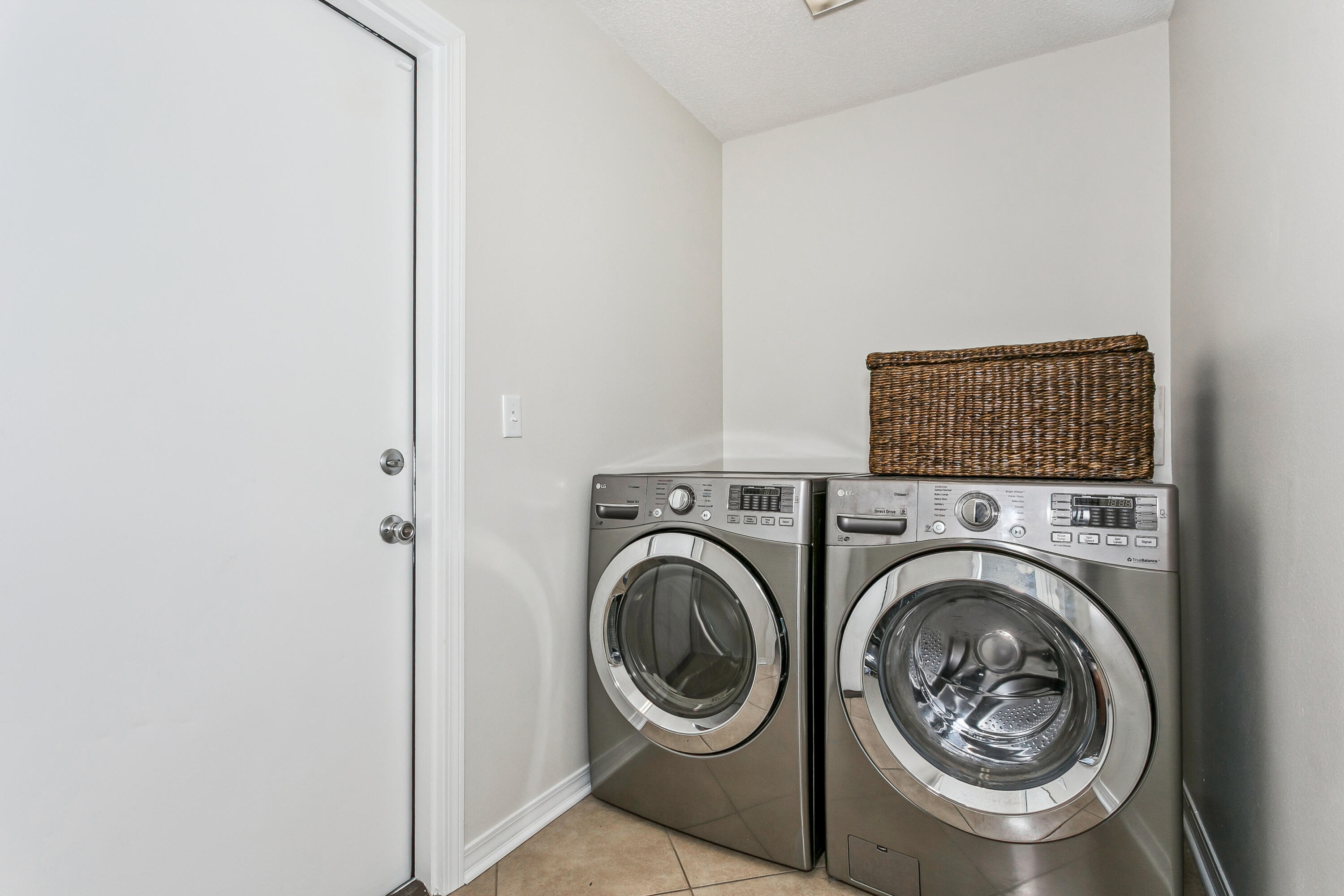 MEADOW WOODS - Residential