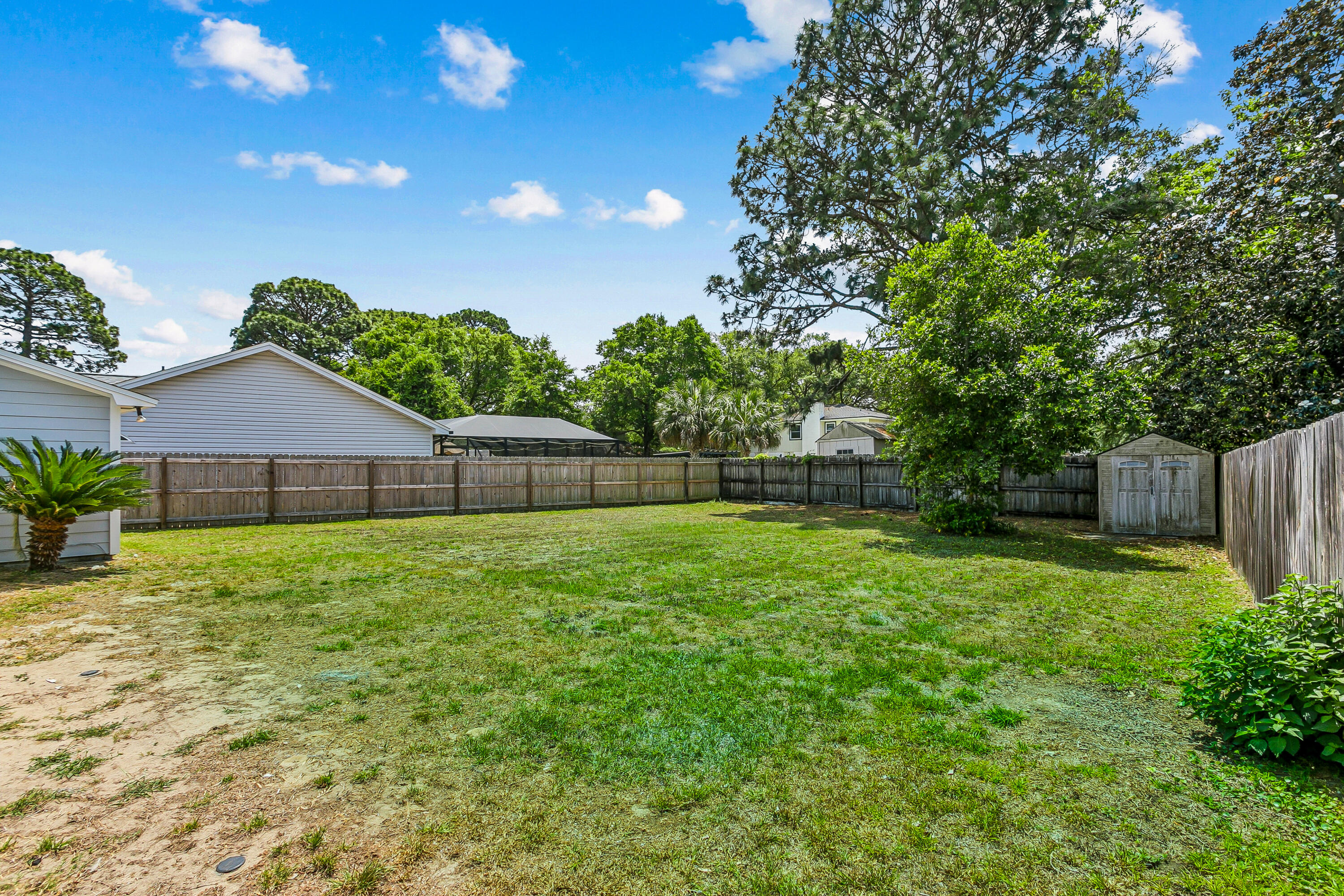 MEADOW WOODS - Residential