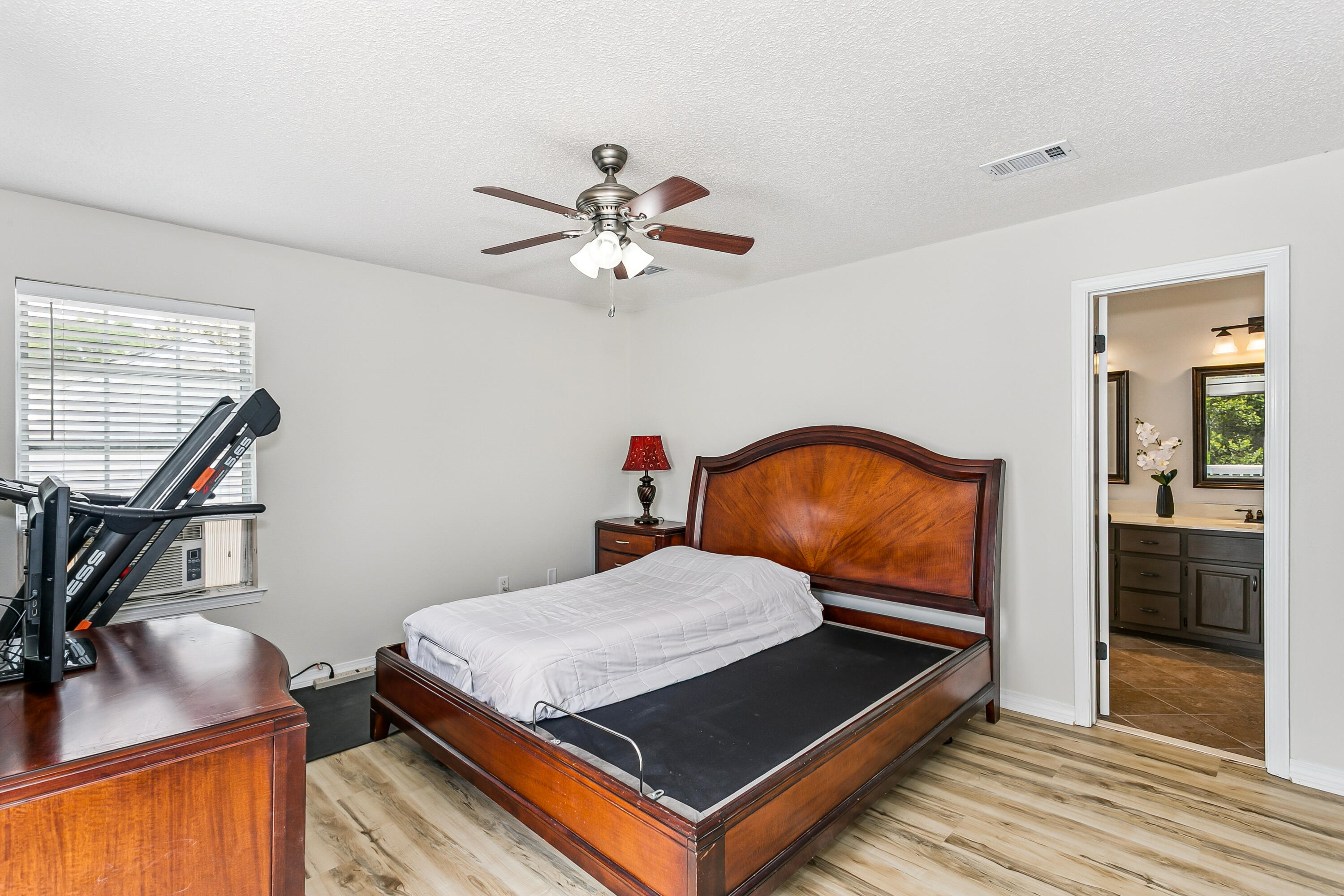 MEADOW WOODS - Residential