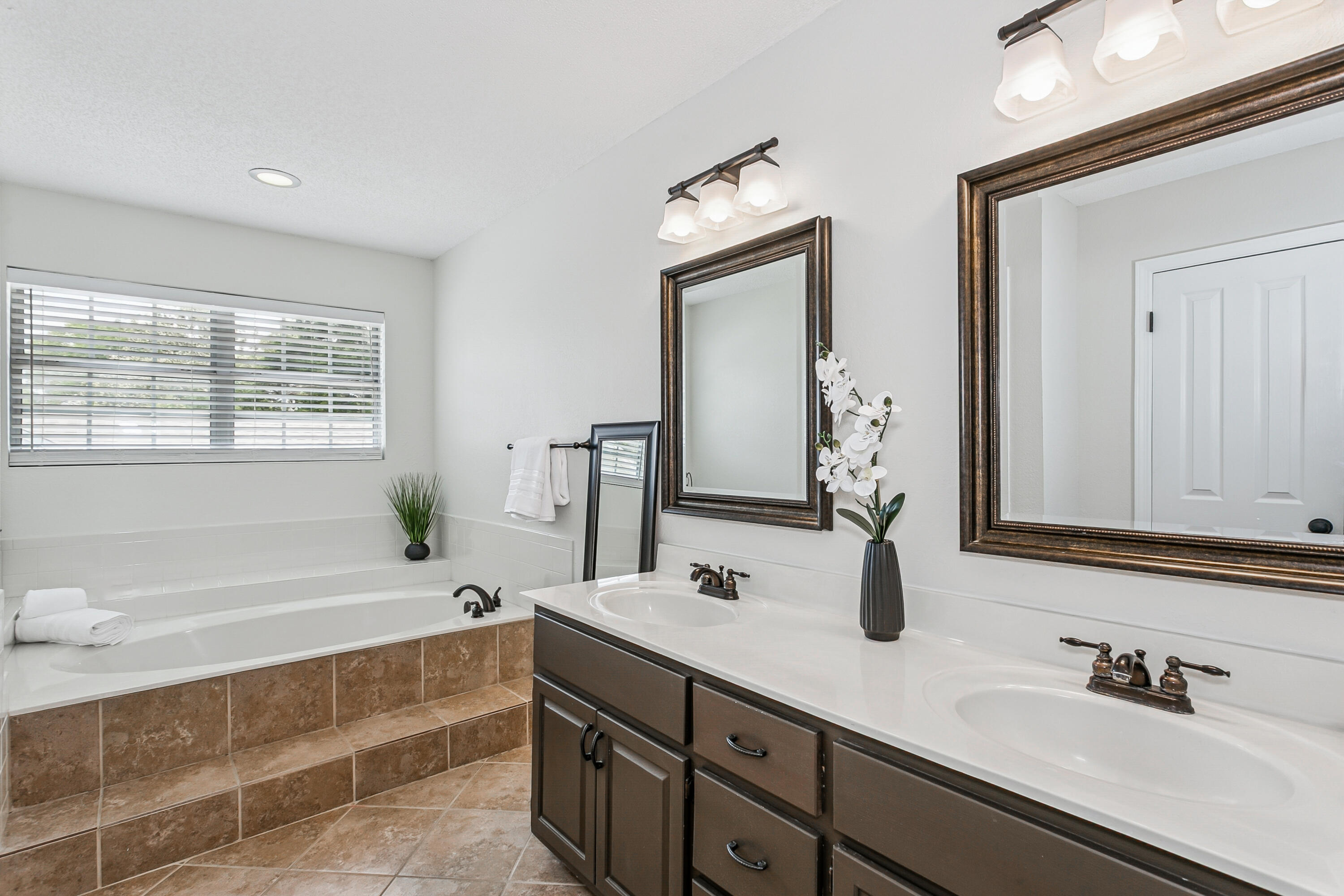 MEADOW WOODS - Residential