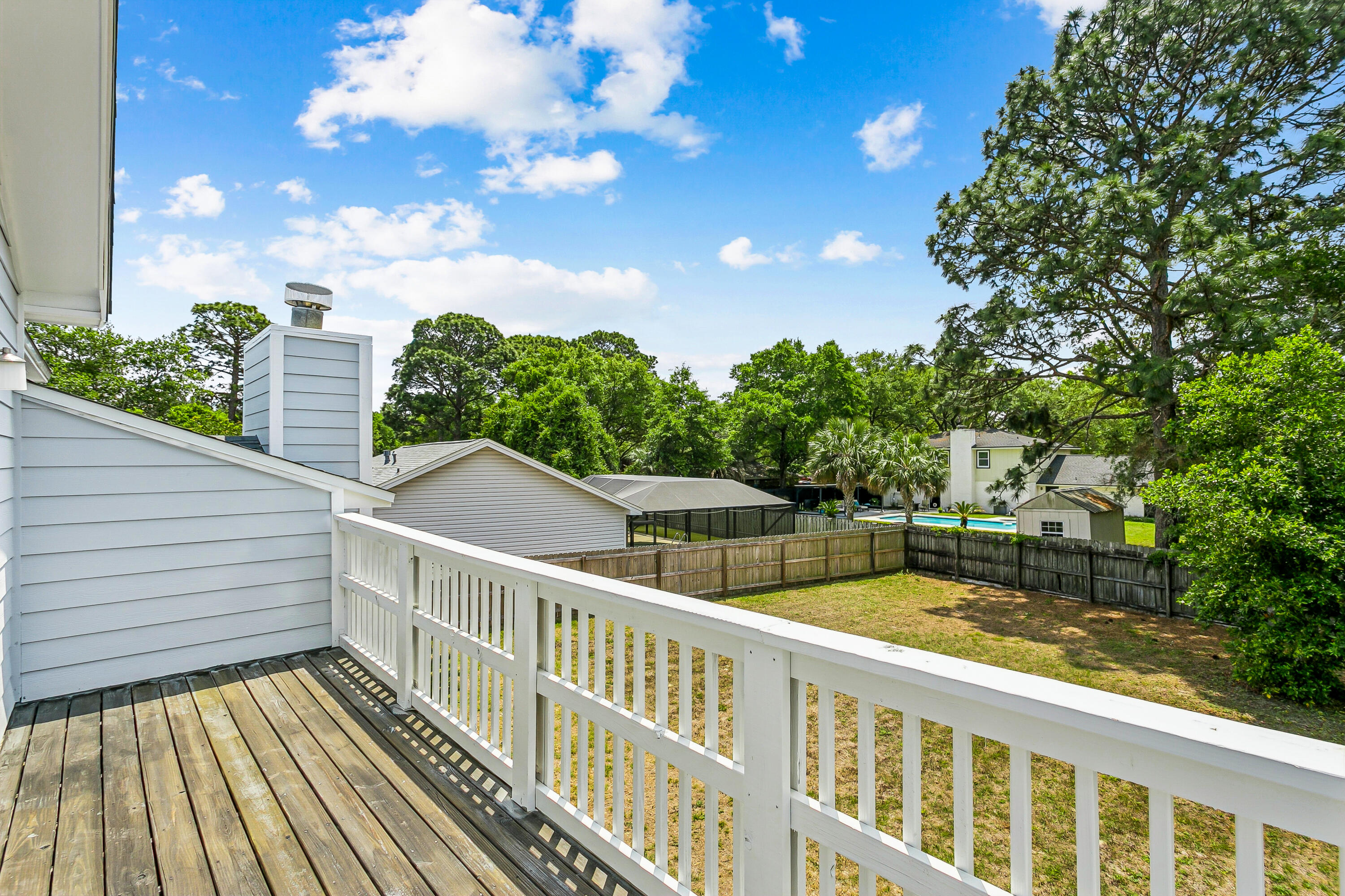 MEADOW WOODS - Residential