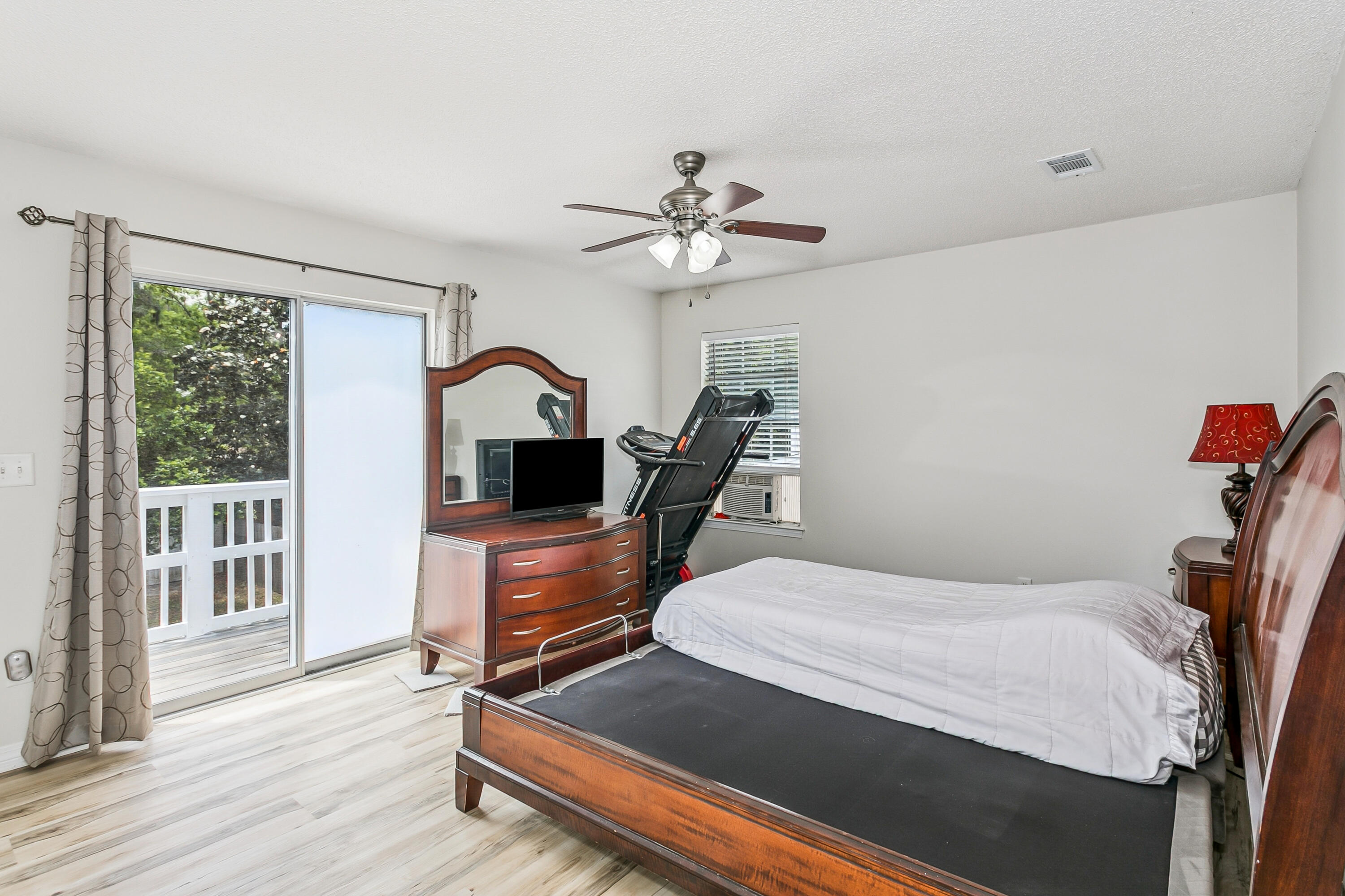 MEADOW WOODS - Residential