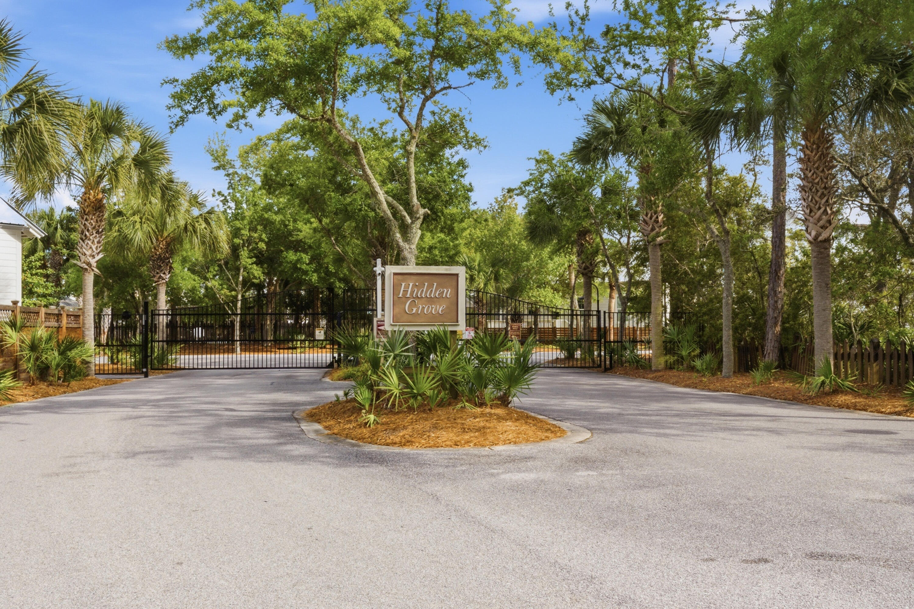 HIDDEN GROVE - Residential