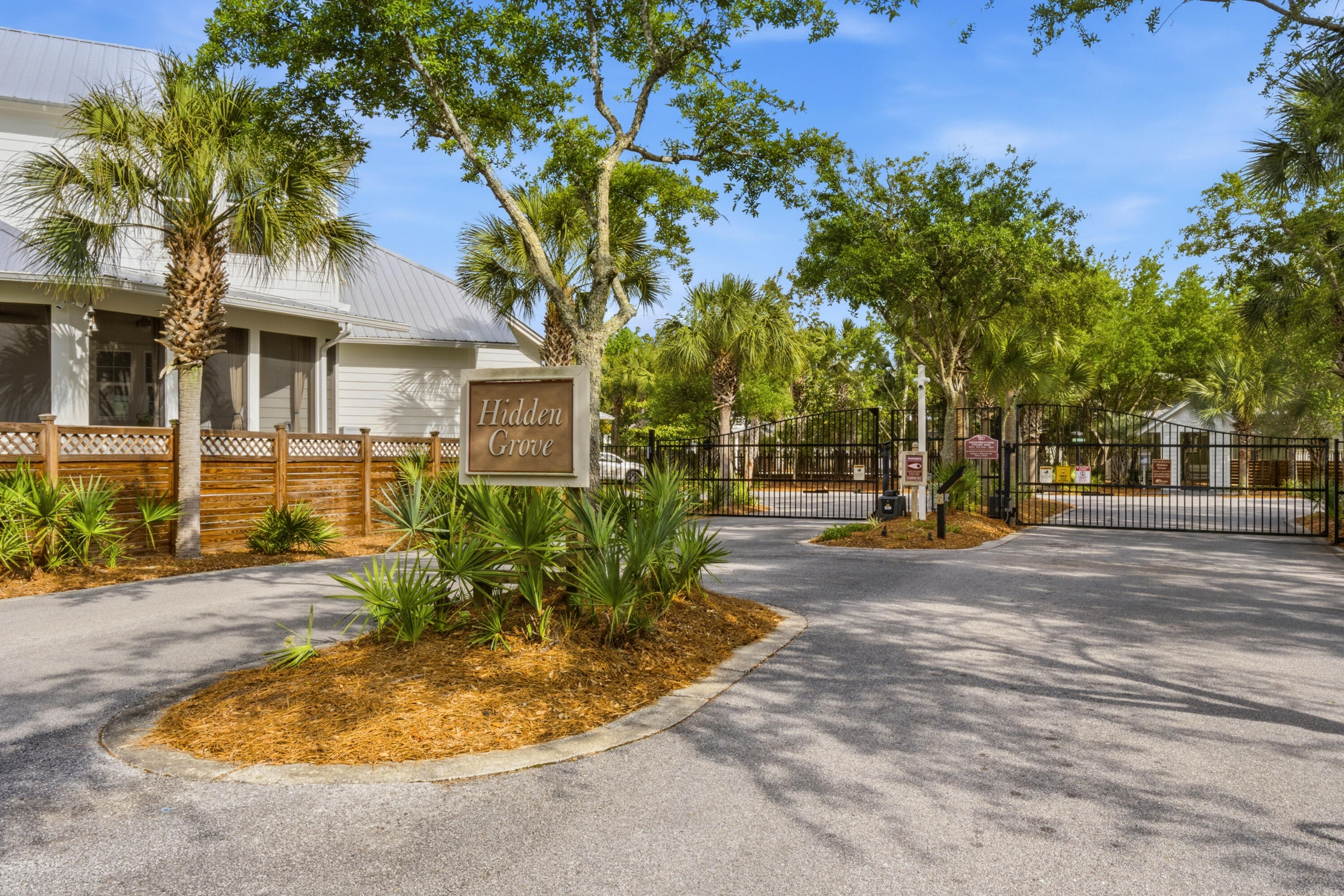 HIDDEN GROVE - Residential