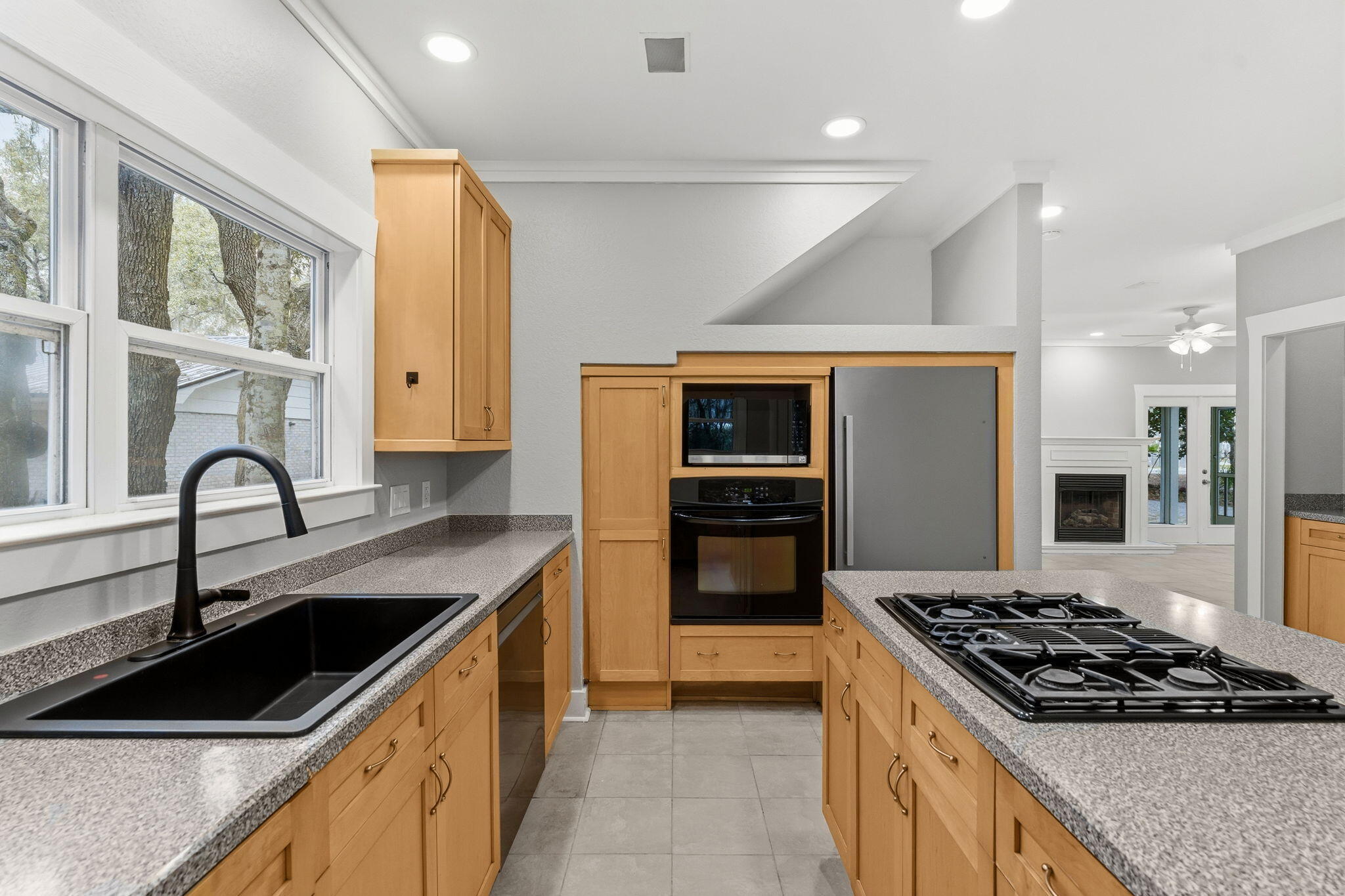 BAY MAGNOLIA - Residential Lease