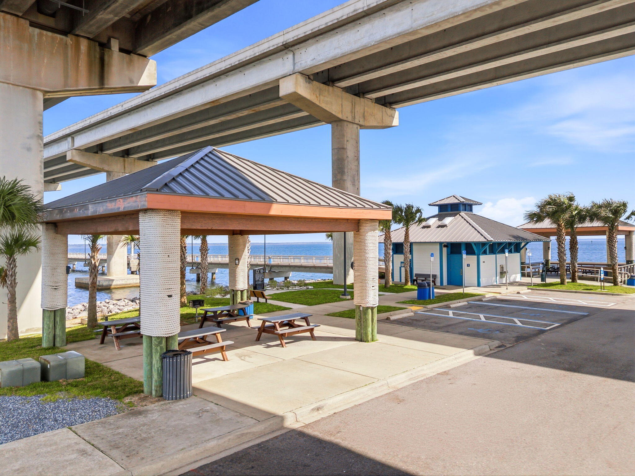 BAY MAGNOLIA - Residential Lease