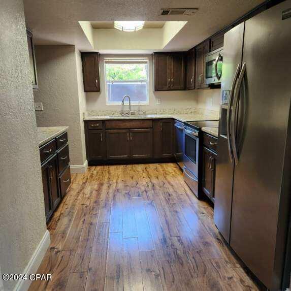 OAK TREE PARK - Residential