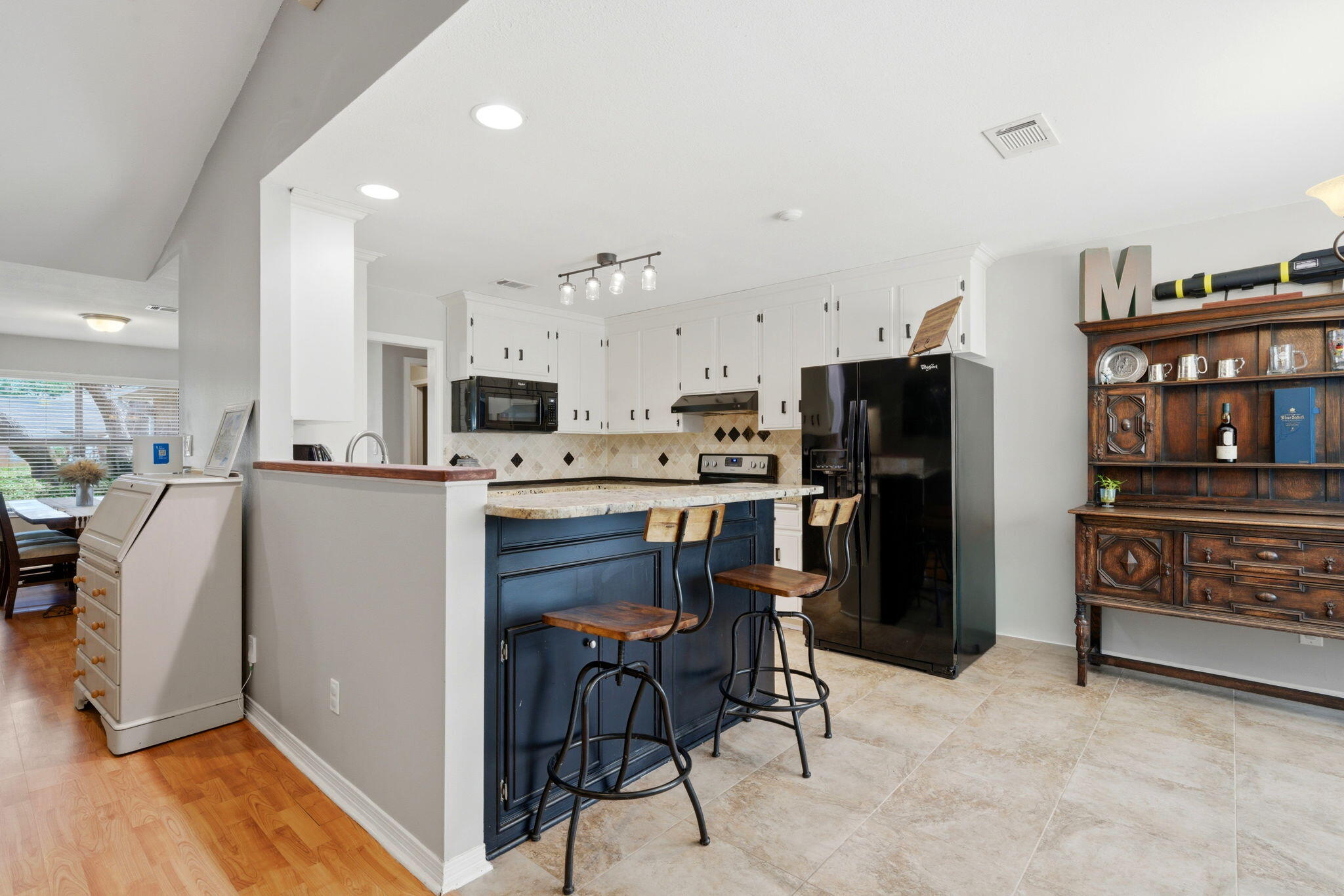 HOLLEY BY THE SEA - Residential