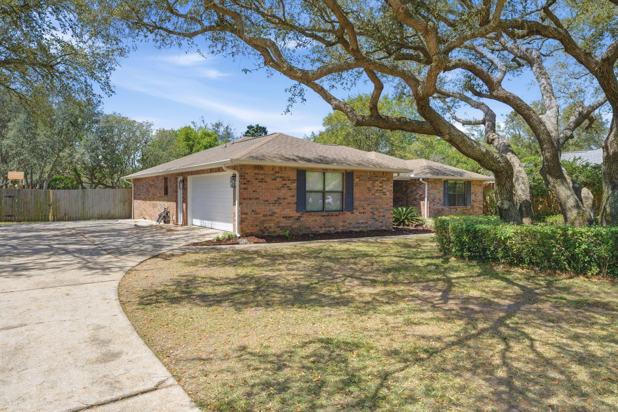 HOLLEY BY THE SEA - Residential