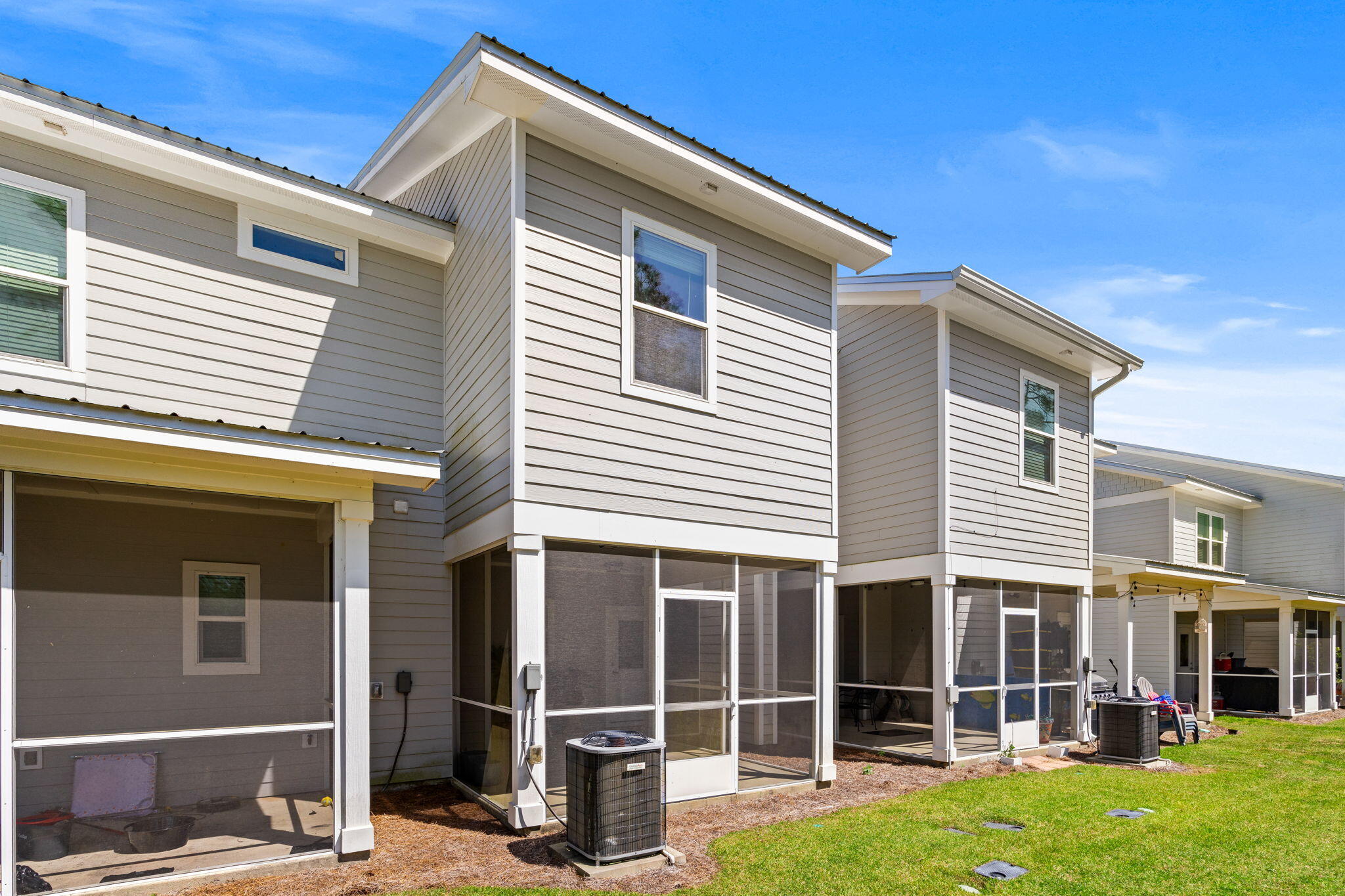 VERANDAS OF FREEPORT, THE - Residential Lease