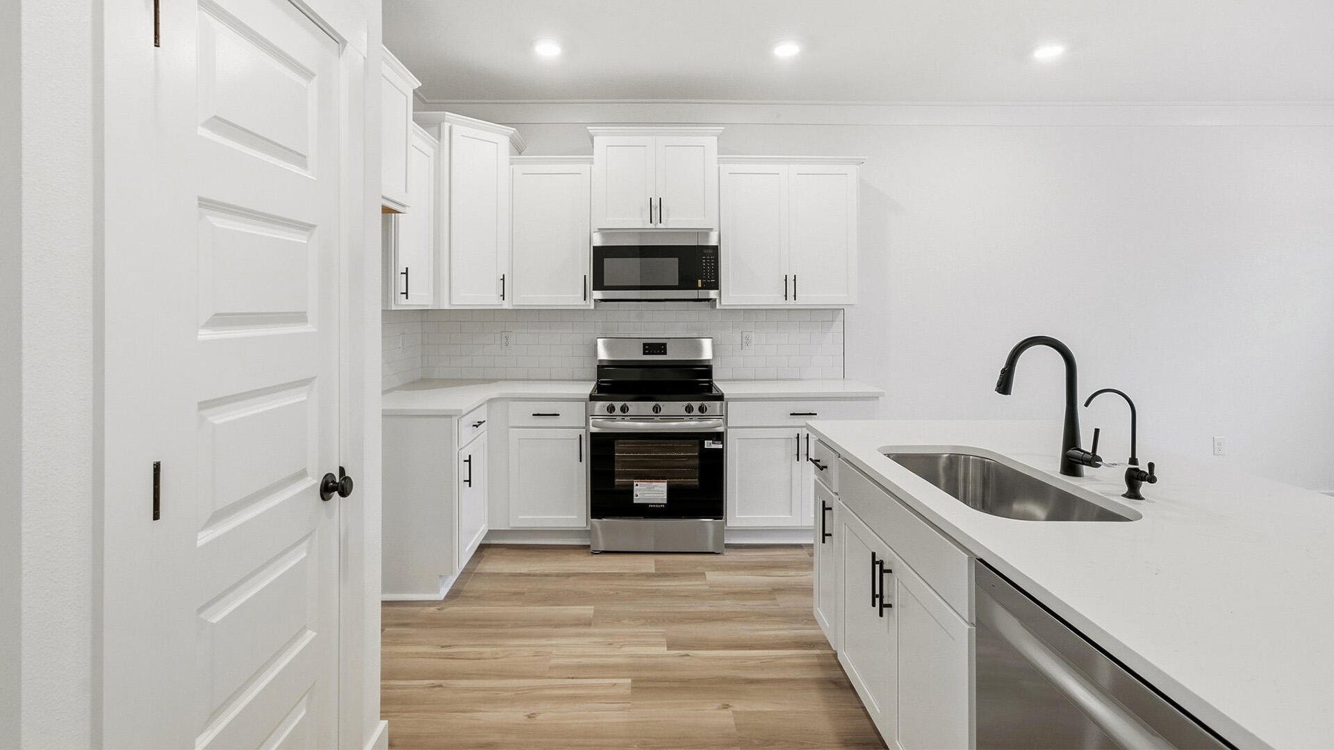 108 Bismark Boulevard 32