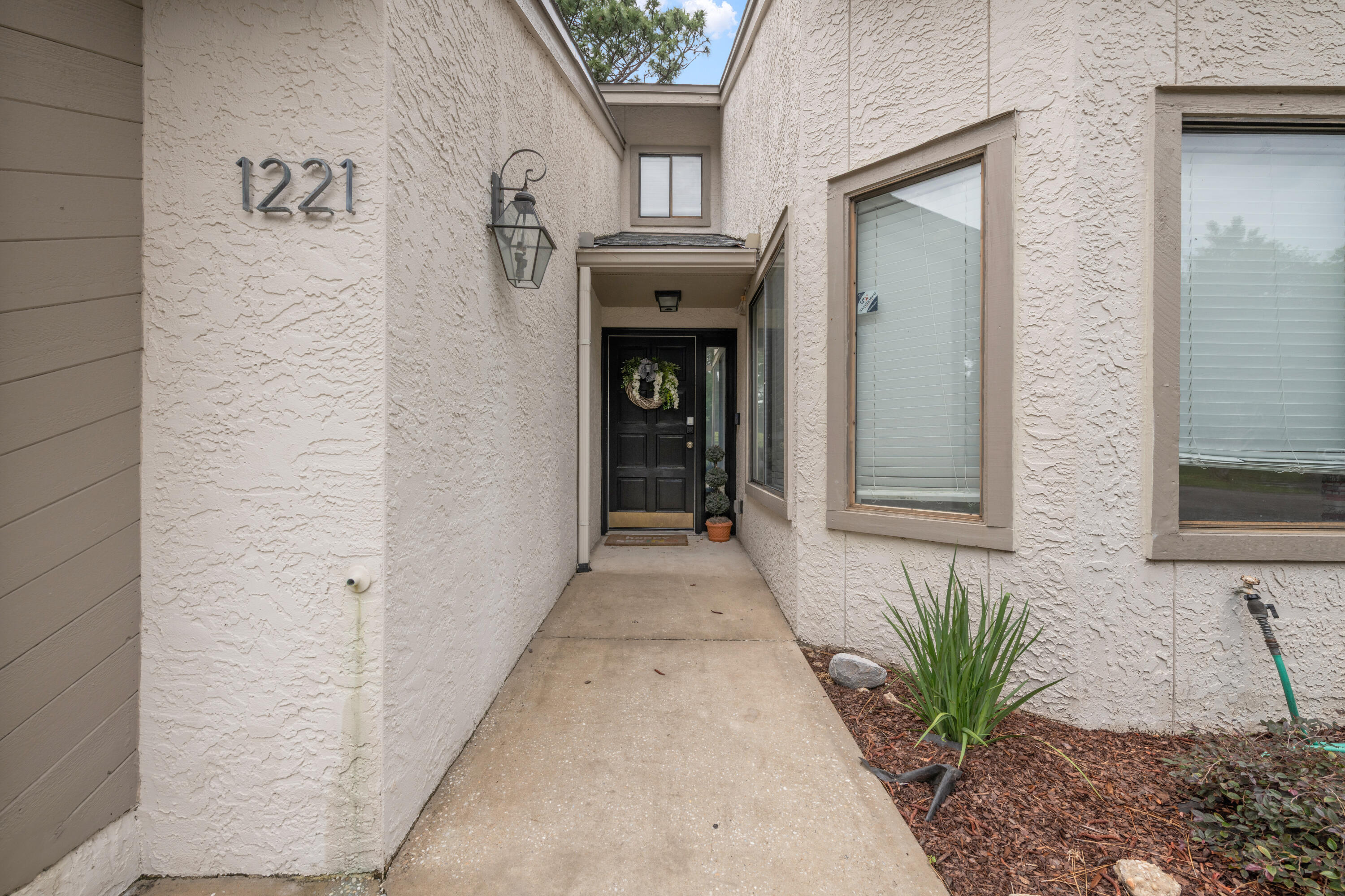 1221 Oakmont Drive