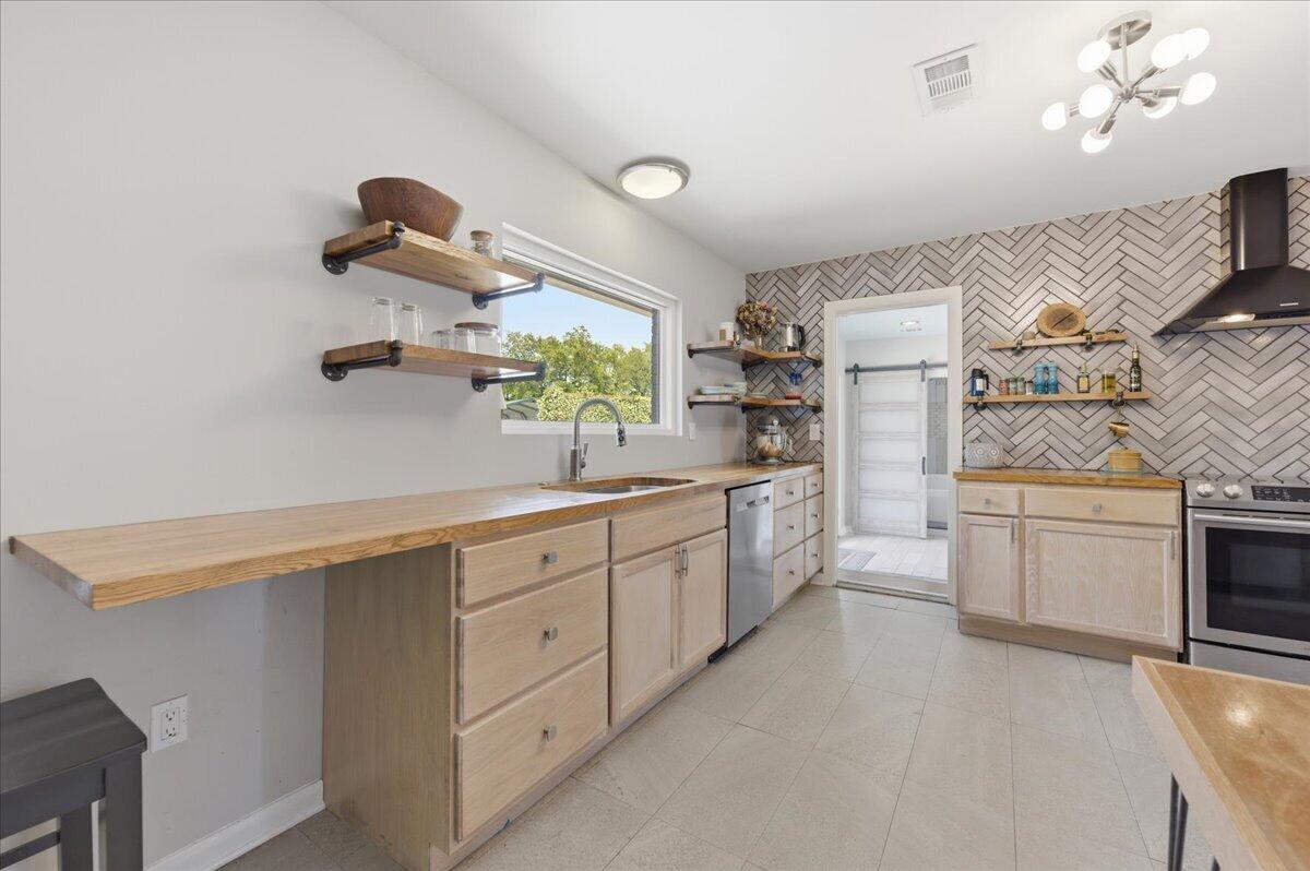 BAYOU WOODS 2ND ADDN - Residential