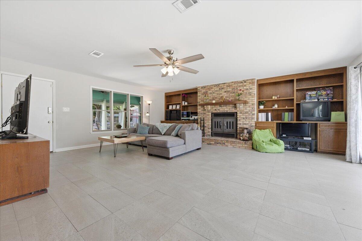 BAYOU WOODS 2ND ADDN - Residential