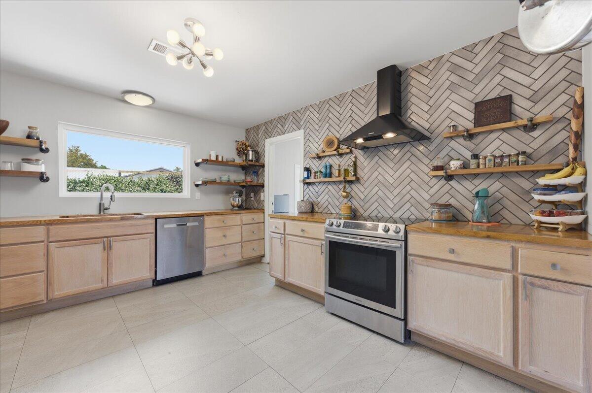 BAYOU WOODS 2ND ADDN - Residential