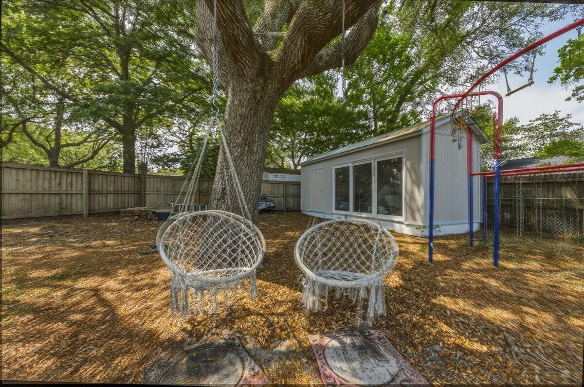 BAYOU WOODS 2ND ADDN - Residential