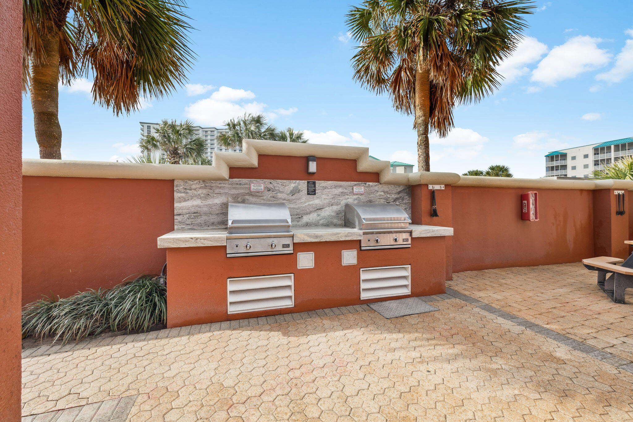 DESTIN TOWERS CONDO - Residential