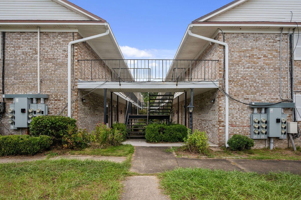 112 Country Club Drive 112