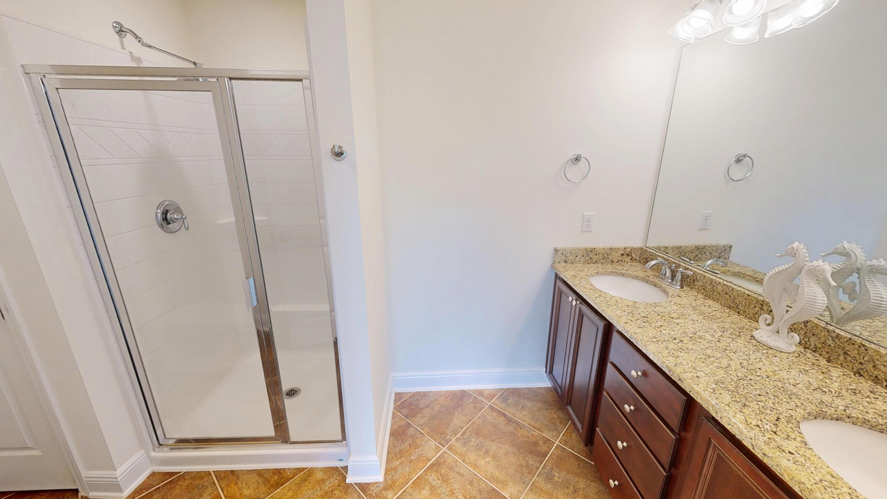 RESERVE POINTE - Residential