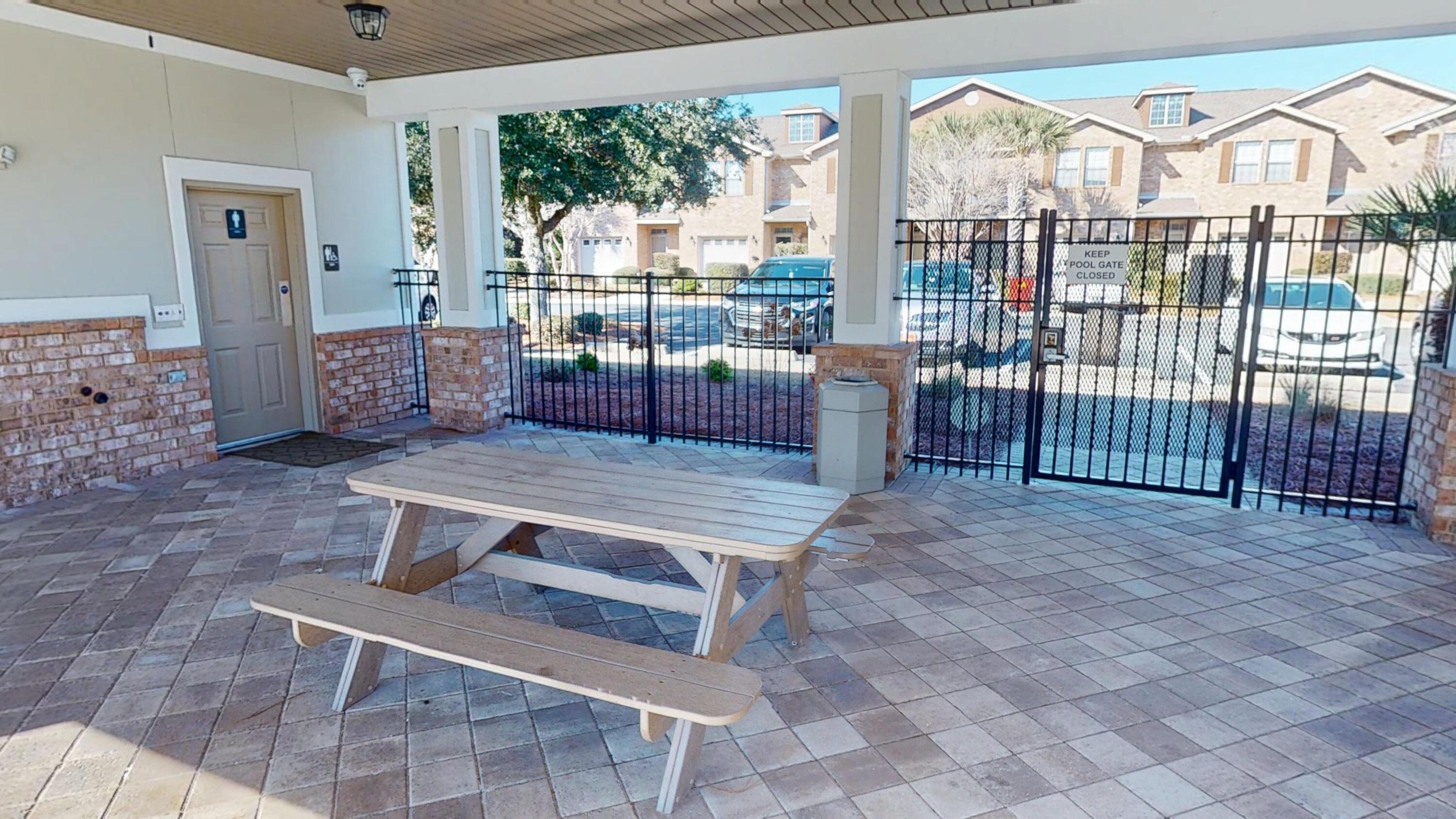 RESERVE POINTE - Residential