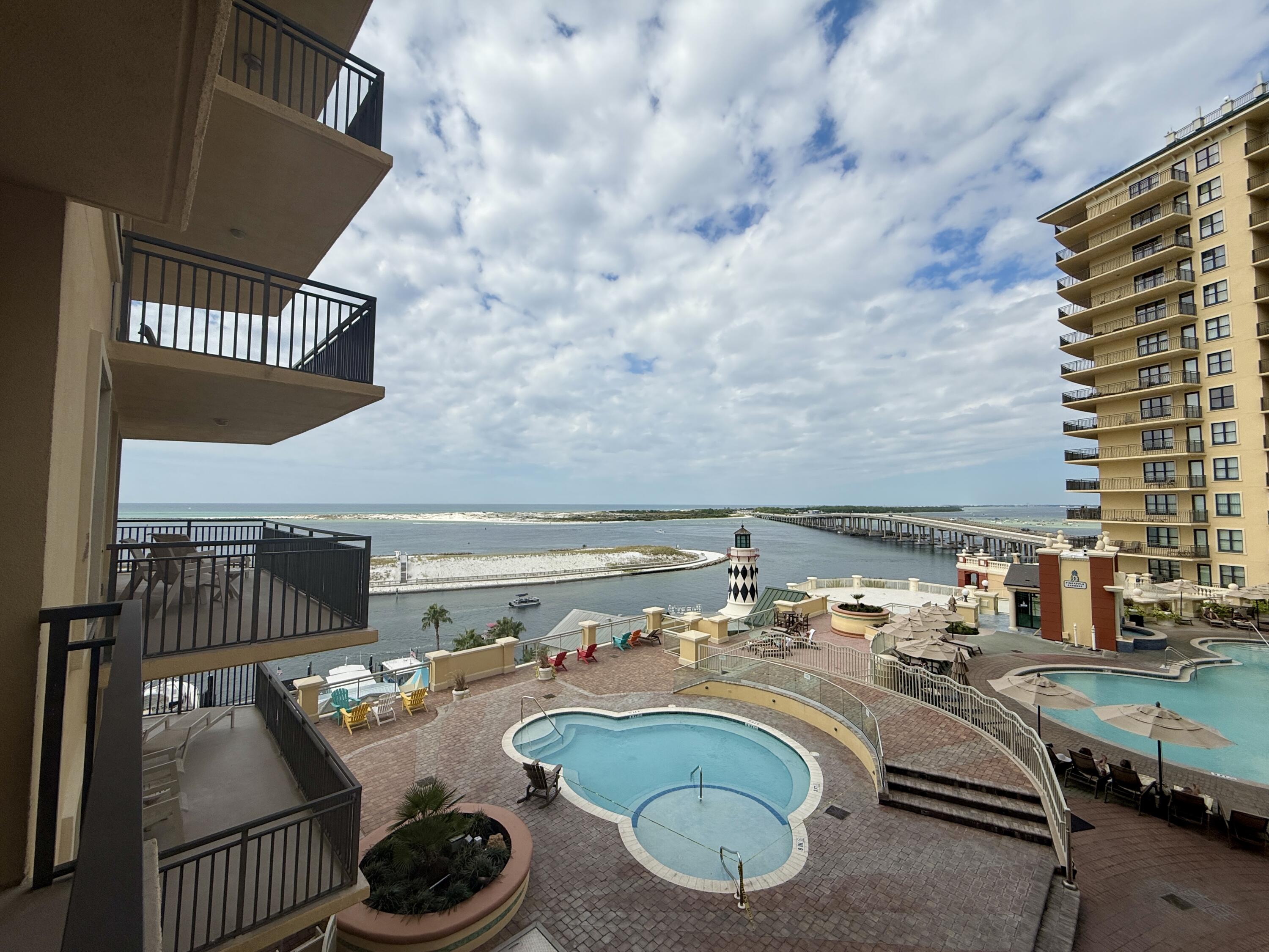 EMERALD GRANDE - Residential