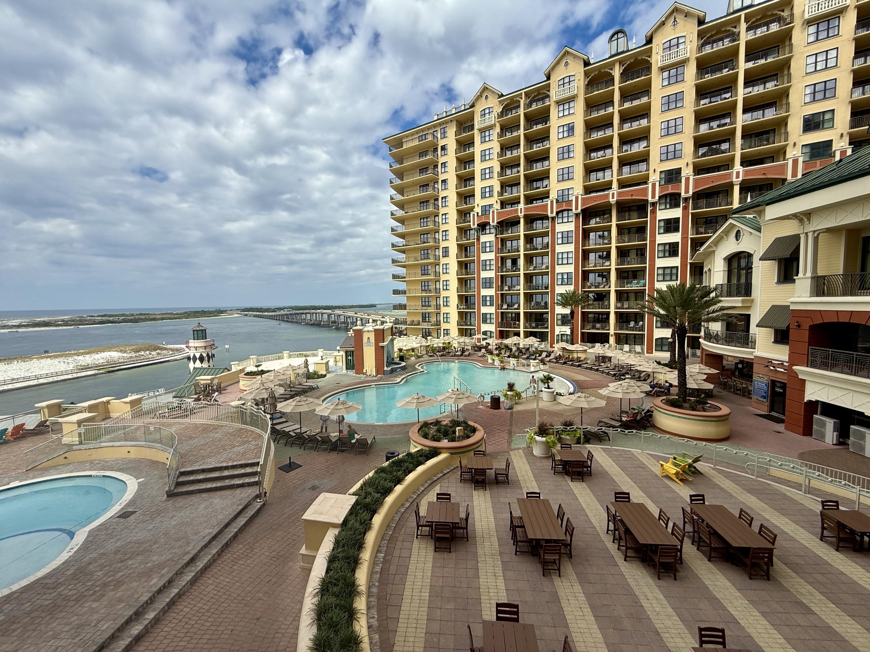 EMERALD GRANDE - Residential