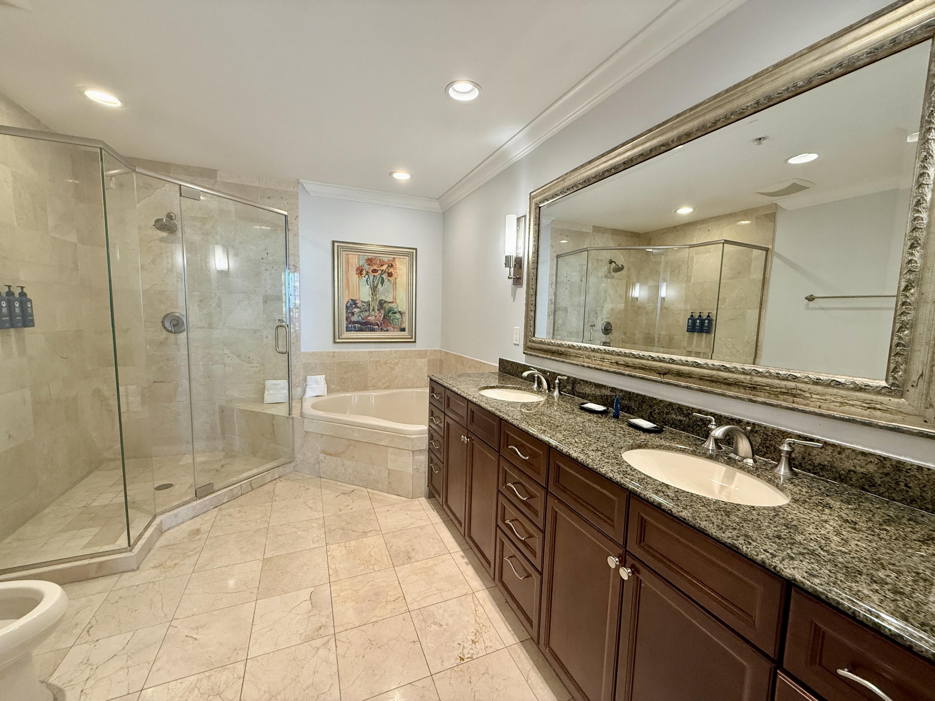 EMERALD GRANDE - Residential