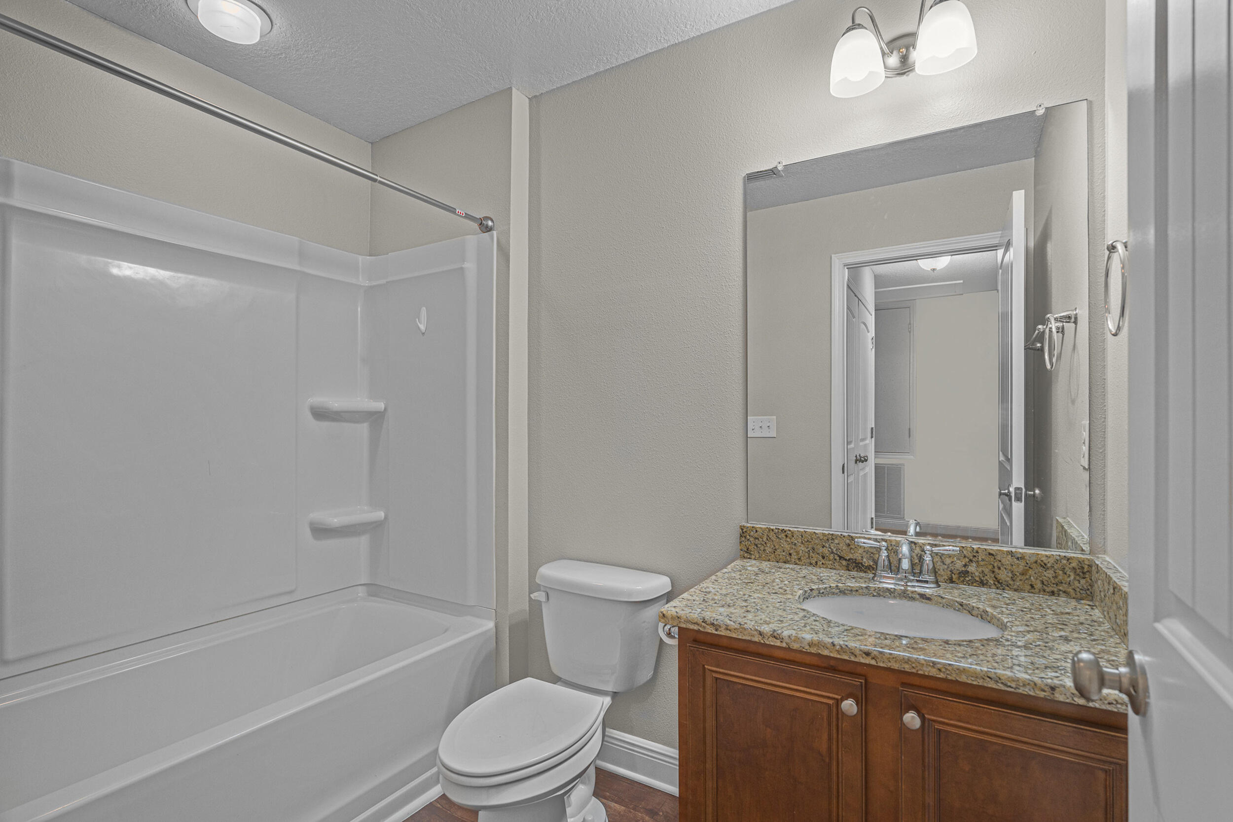 RESERVE POINTE - Residential