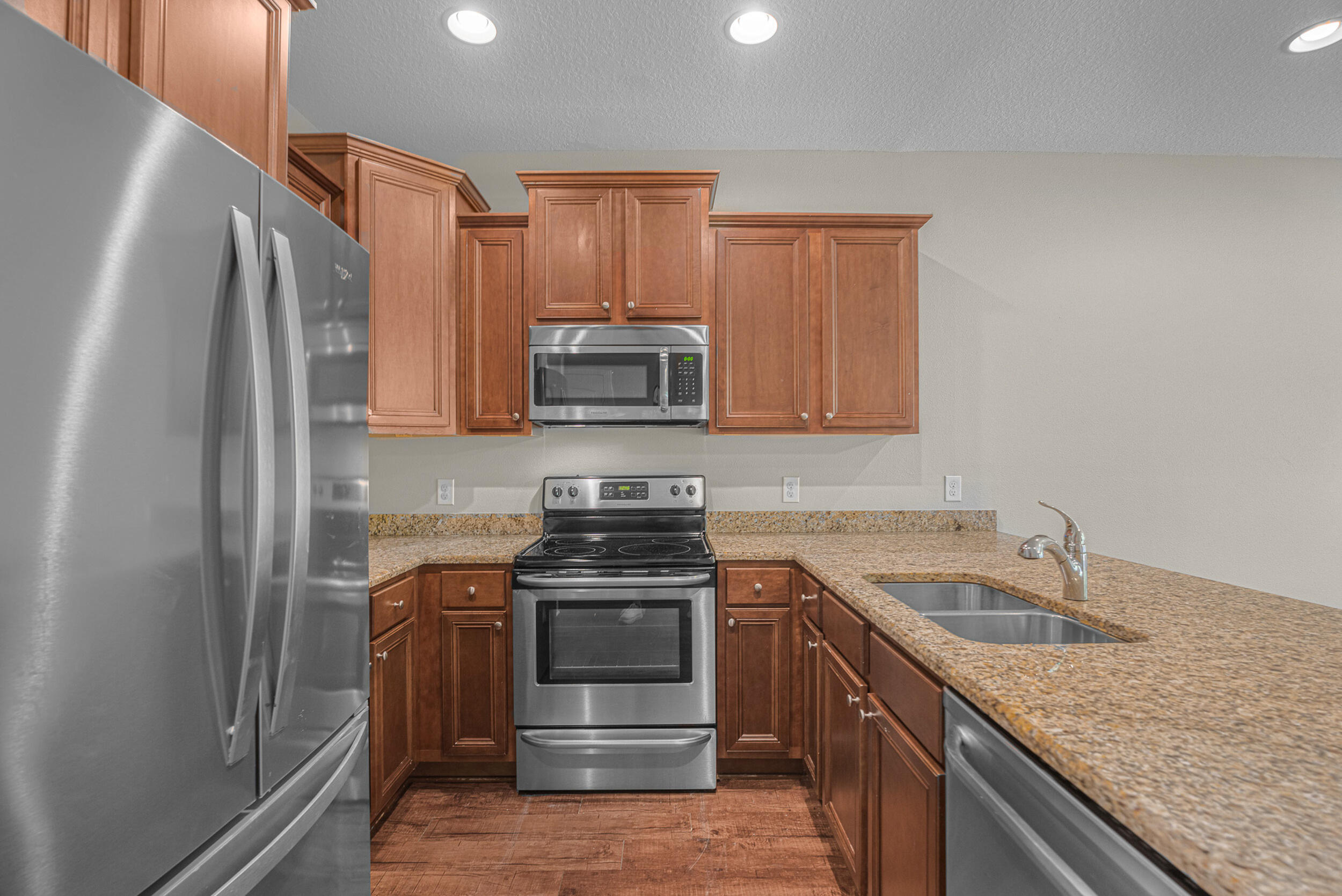 RESERVE POINTE - Residential