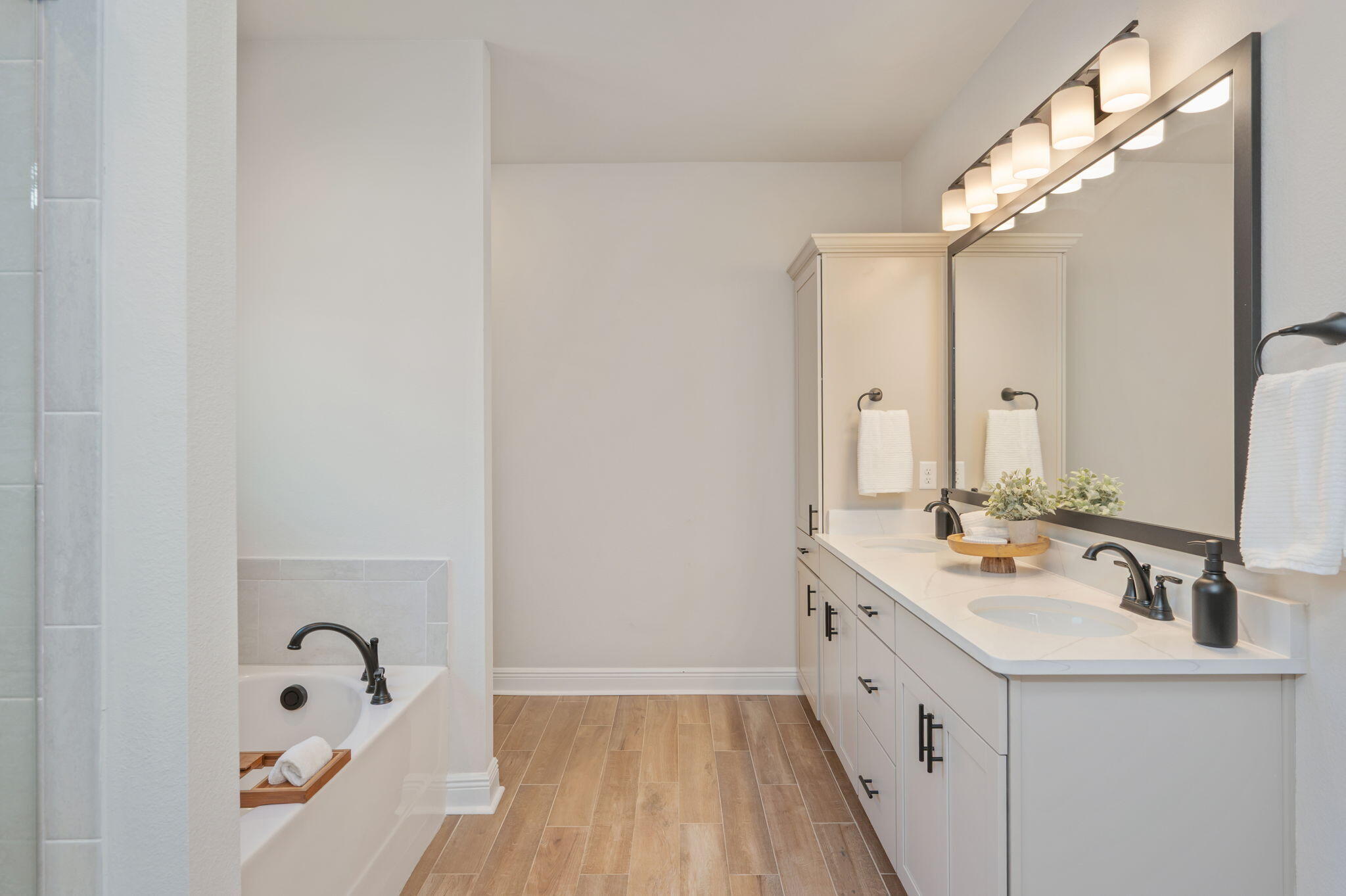 HAMMOCK BAY - STARBURST - Residential