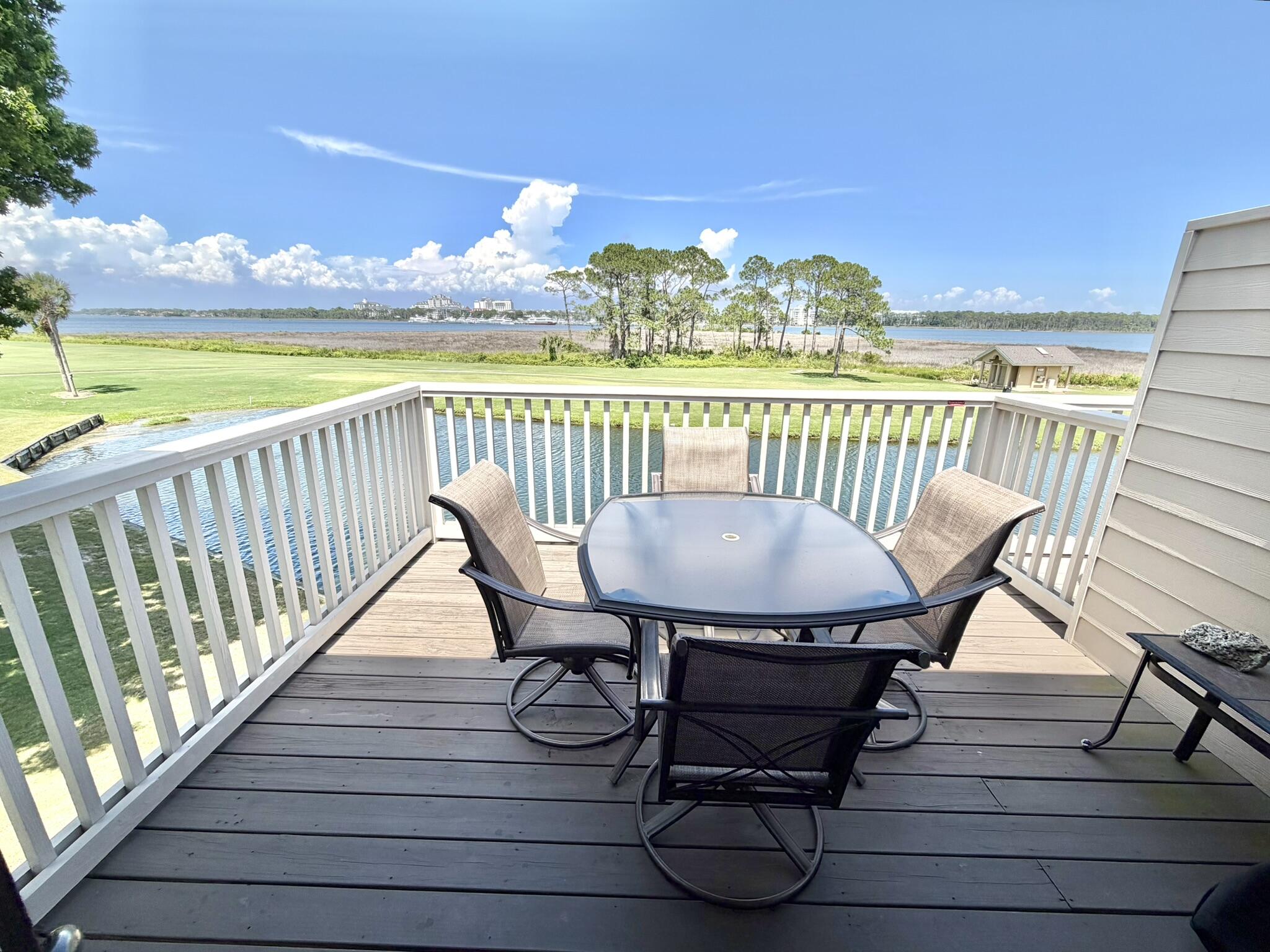 HARBOUR POINTE - Residential