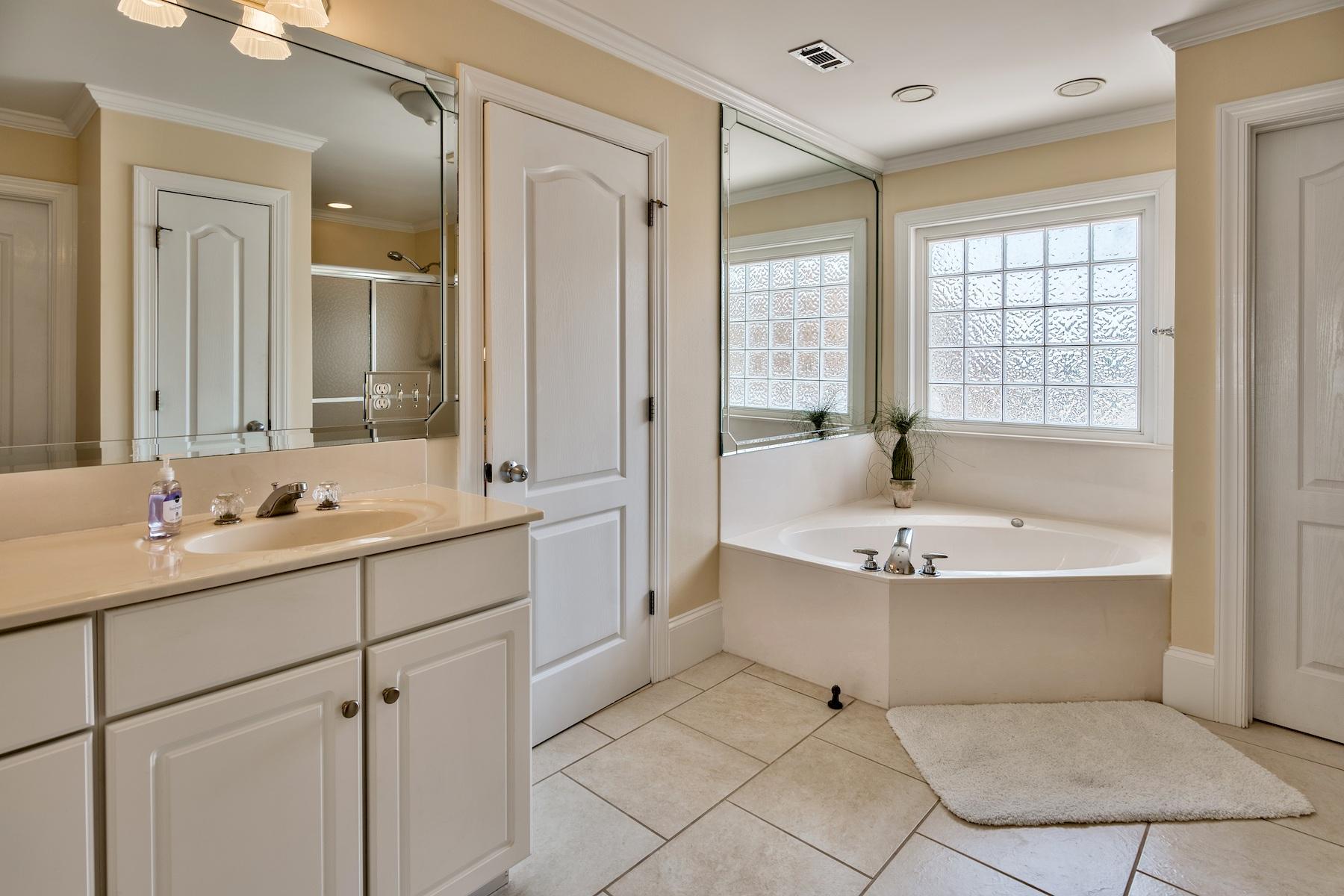 BLUE MOUNTAIN BEACH - Residential