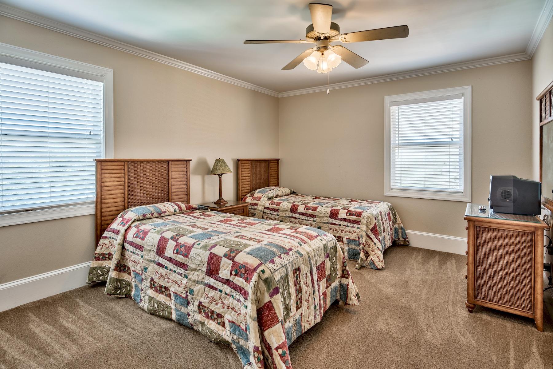 BLUE MOUNTAIN BEACH - Residential