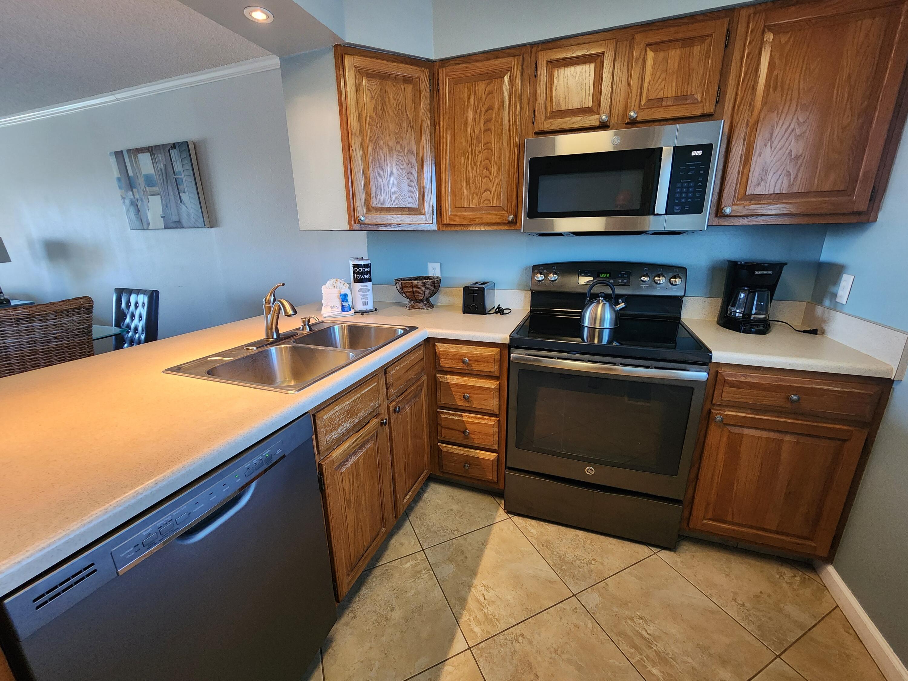 ISLANDER CONDO PH 2 - Residential