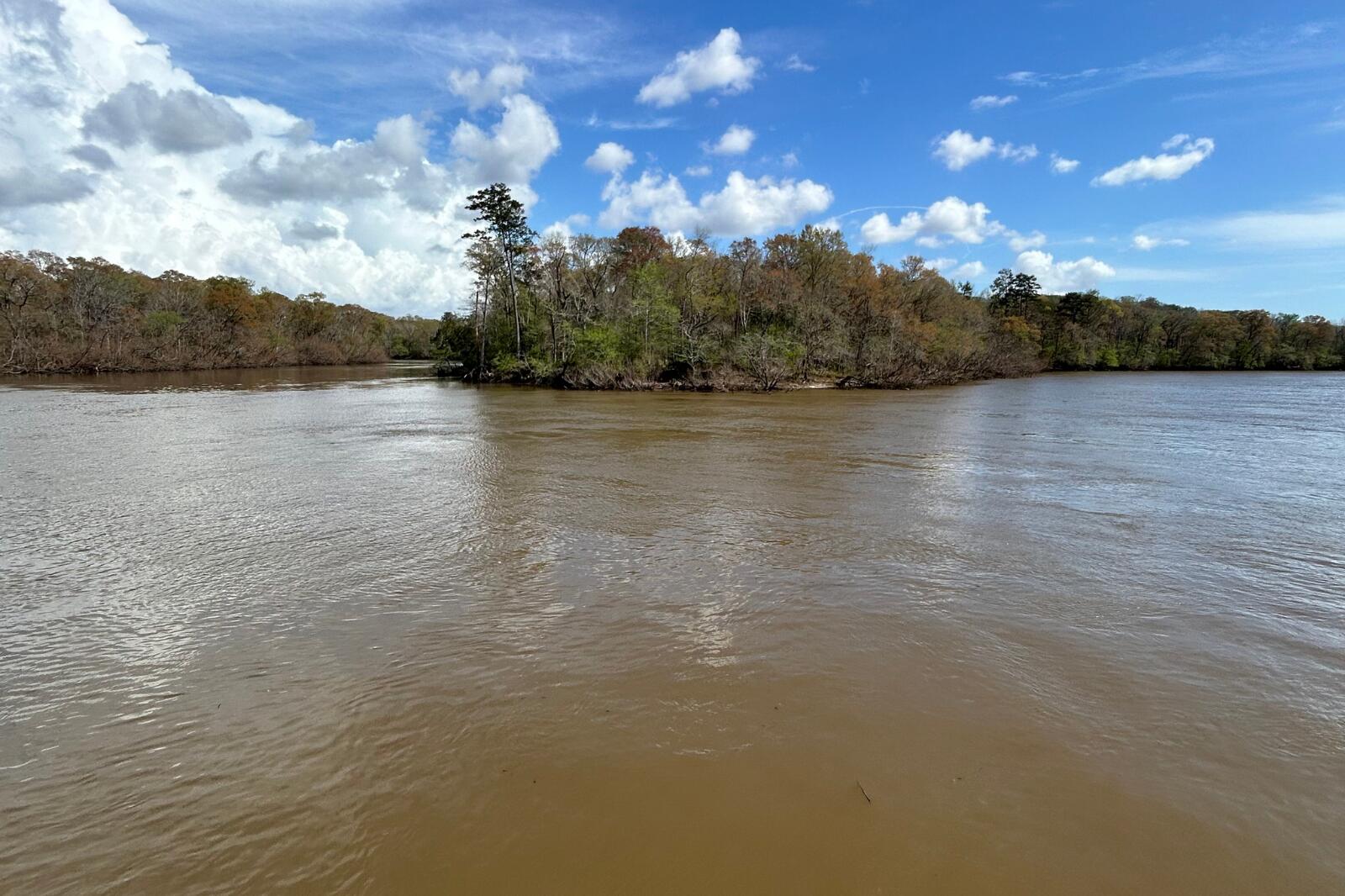 NO RECORDED SUBDIVISION - Land