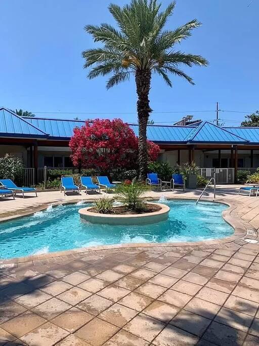 THE PALMS OF DESTIN - Residential