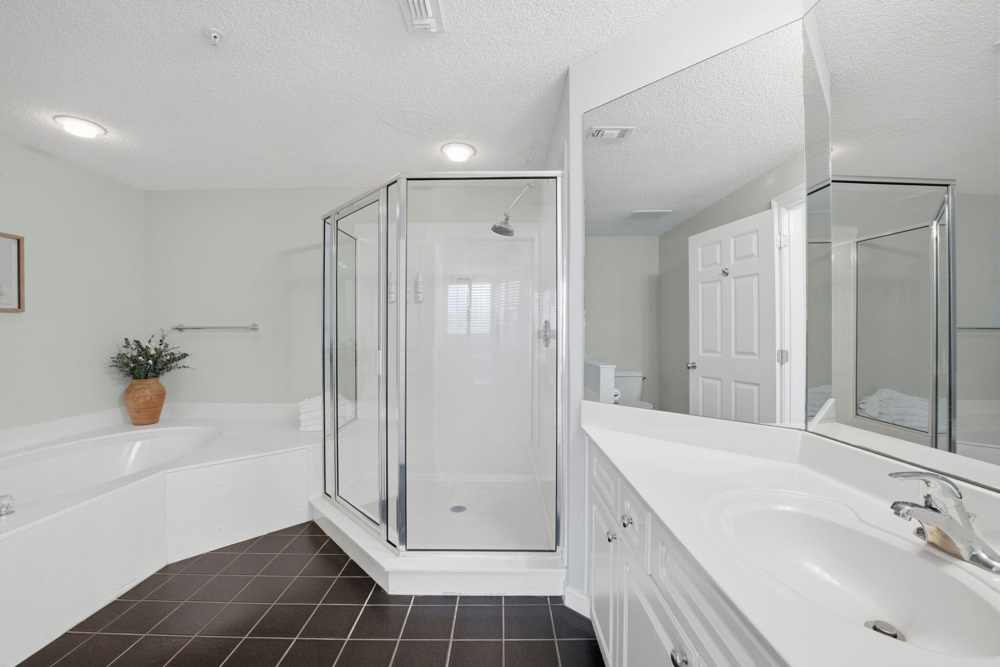 PEARL OF NAVARRE (THE) - Residential